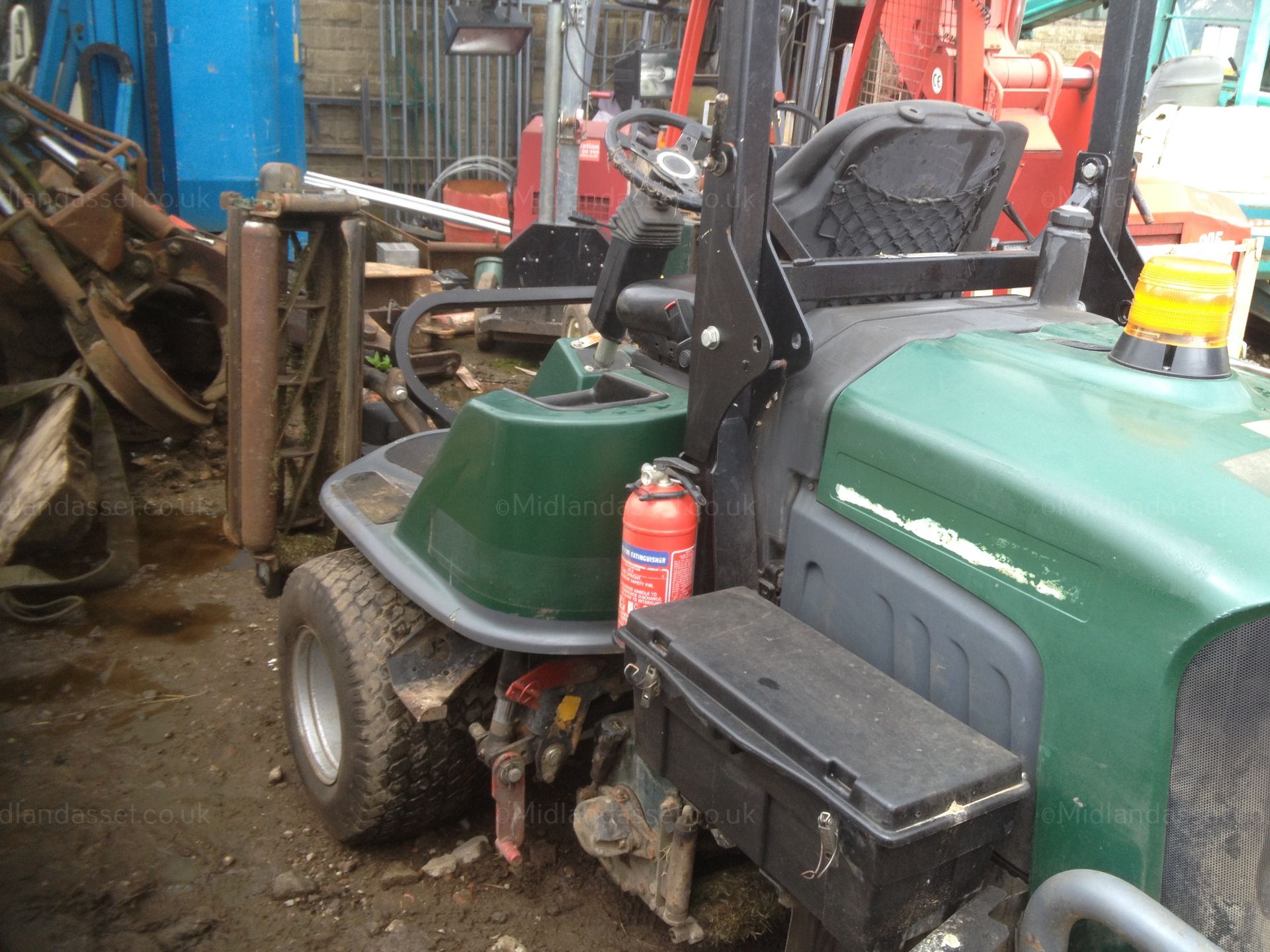 2010 HAYTER LT324 DIESEL 3 GANG MOWER - Image 3 of 7