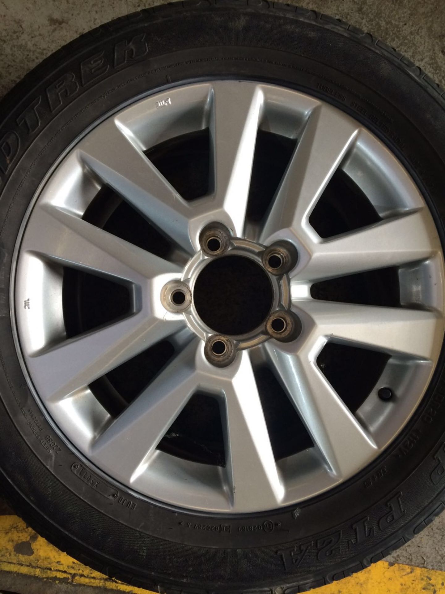 20" TOYOTA LAND-CRUISER WHEEL, REMOVED AS A SPARE WHEEL *NO VAT* - Image 6 of 9