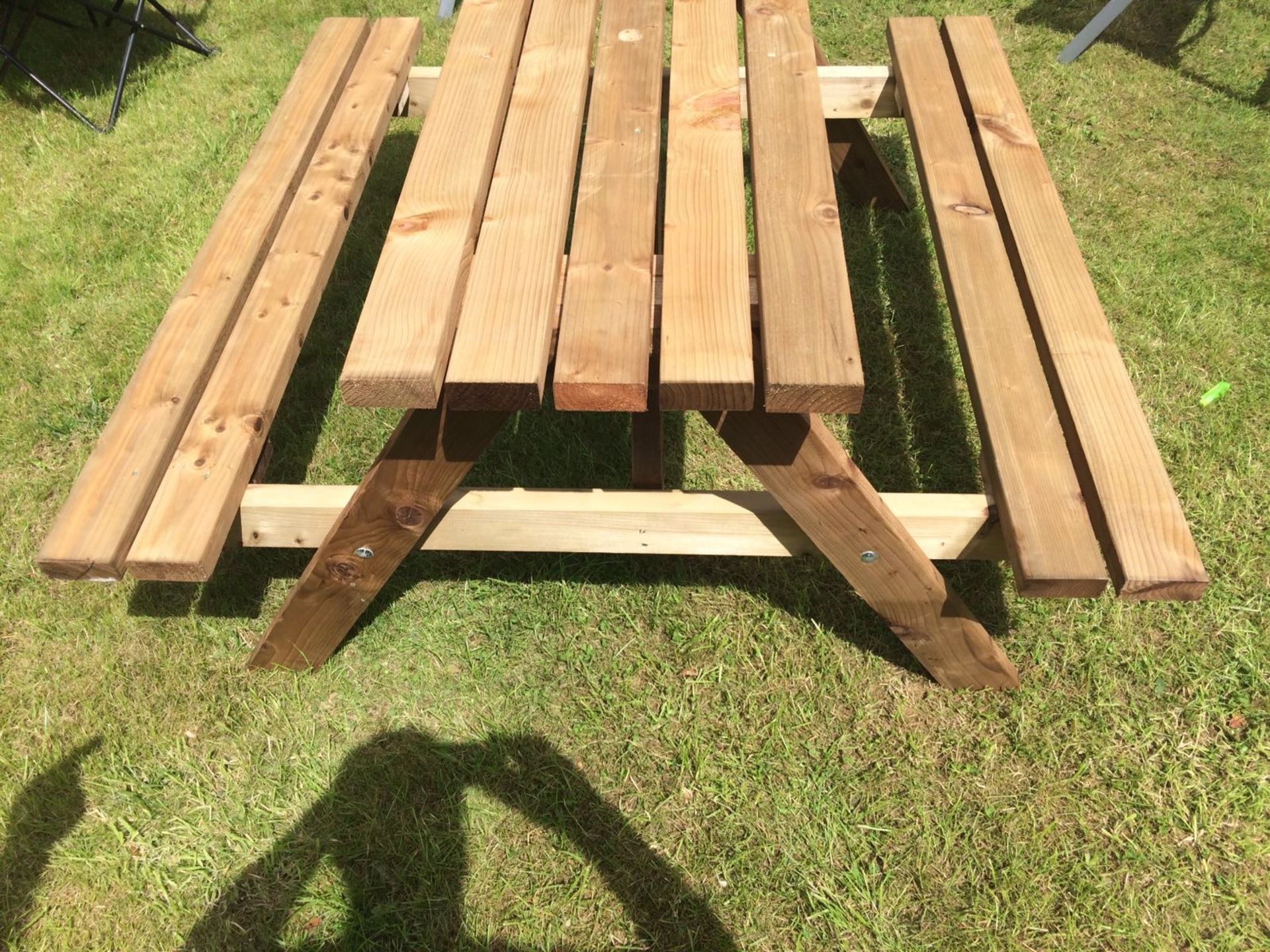 BRAND NEW TREATED WOOD BENCH, BOLTED AND SCREWED *NO VAT* - Image 7 of 7