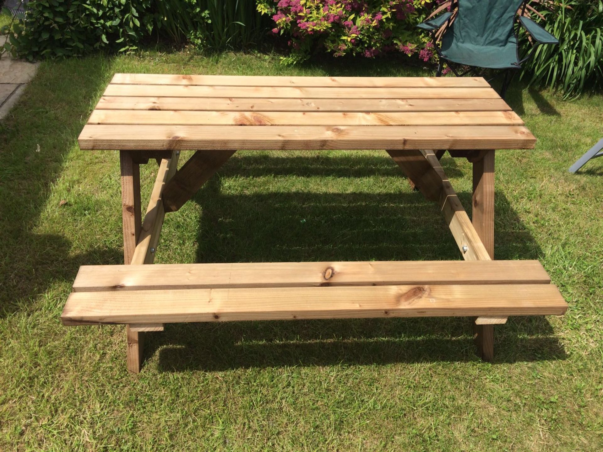 BRAND NEW TREATED WOOD BENCH, BOLTED AND SCREWED *NO VAT*