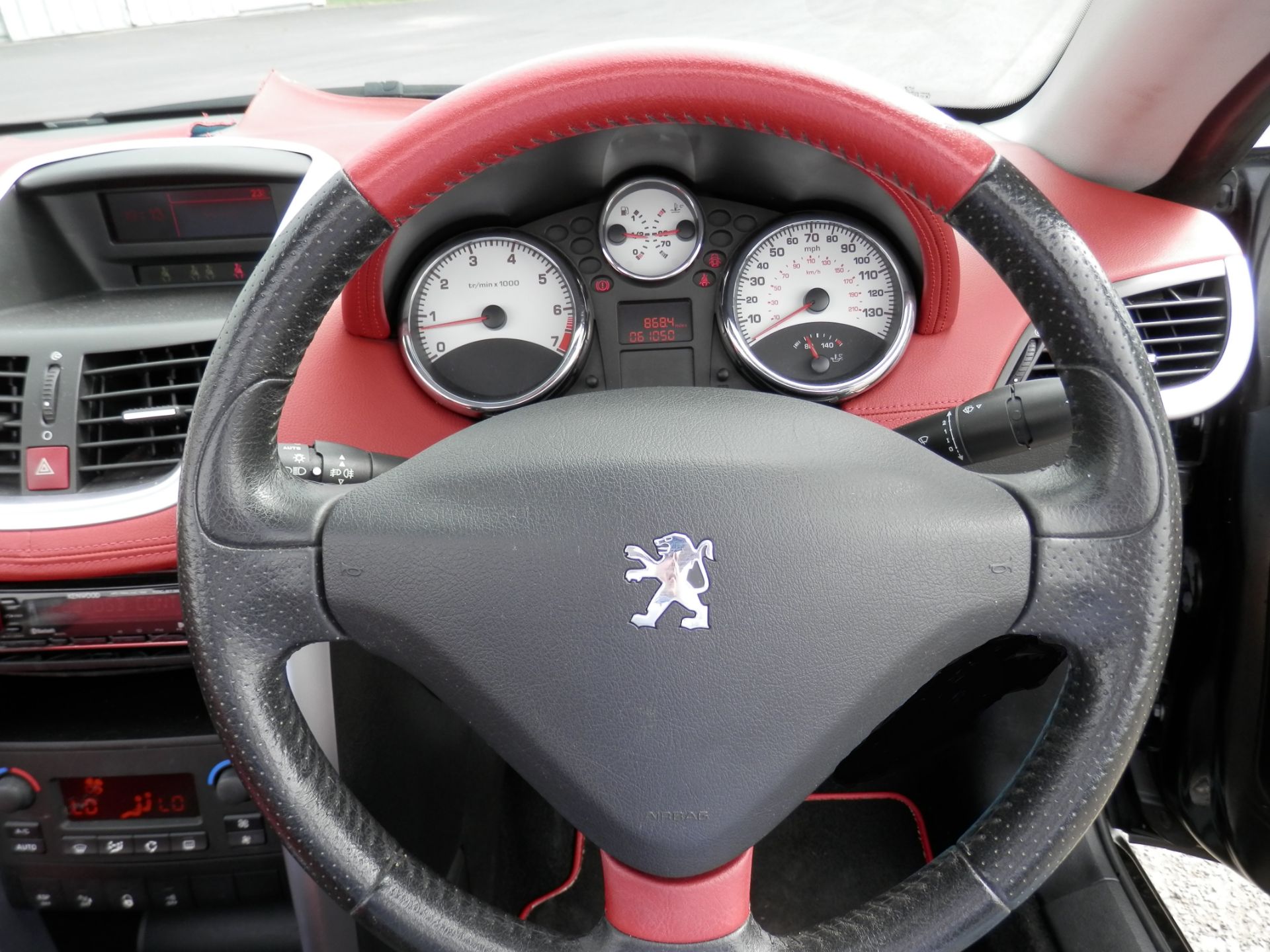 2007/07 PEUGEOT 207 COUPE CABRIOLET - 1.6 16V GT THP 2dr, WITH 2 TONE BLACK & READ LEATHER INTERIOR. - Image 17 of 31