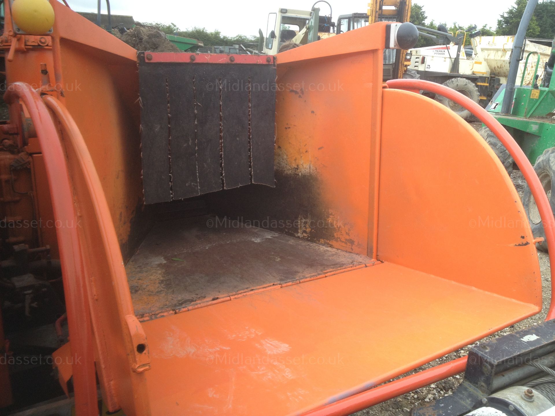 2003 JENSEN A340 DI TOWABLE WOOD CHIPPER - Image 7 of 10