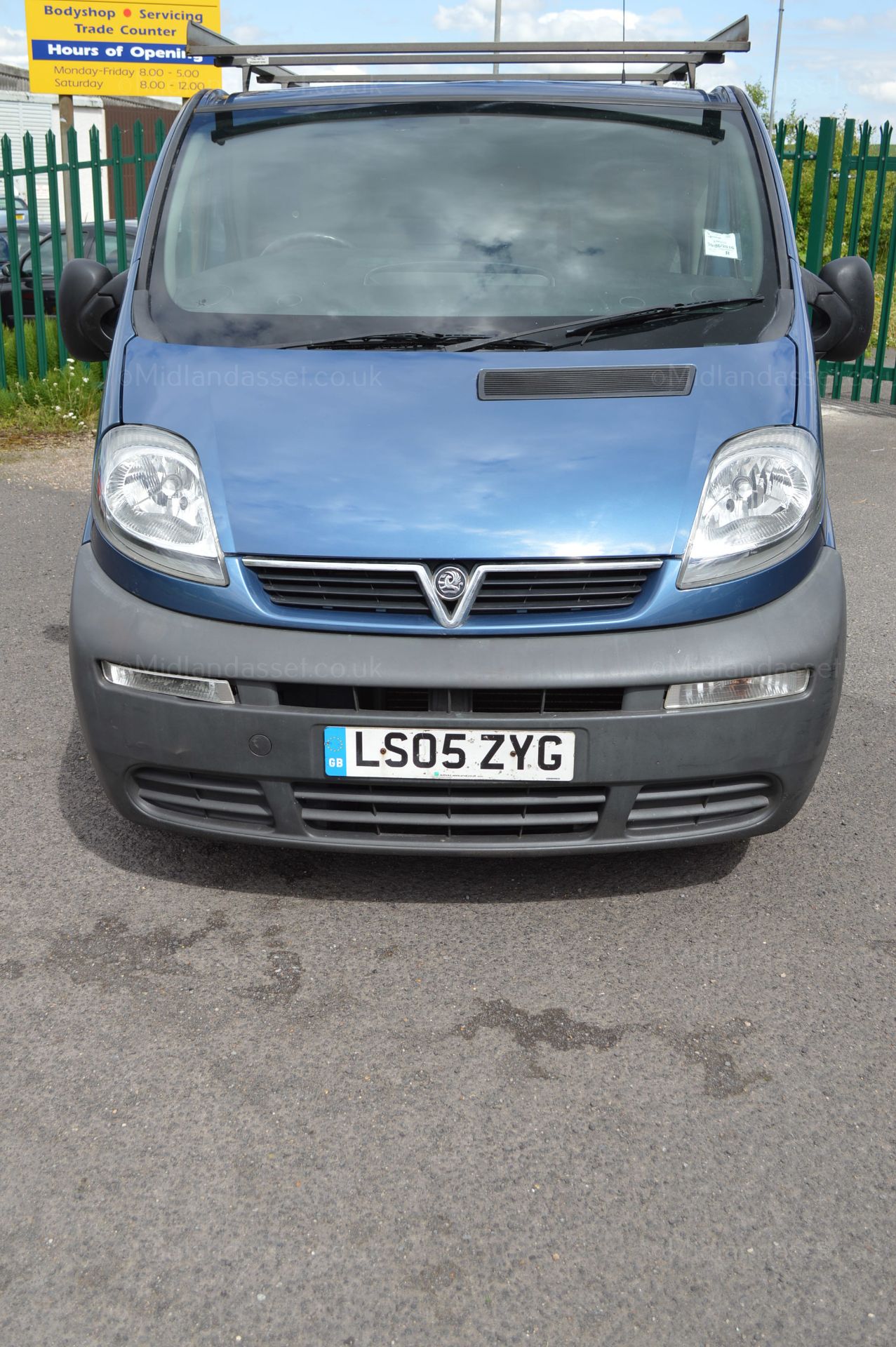 2005/05 REG VAUXHALL VIVARO 2700 DI SWB PANEL VAN ONE FORMER KEEPER *NO VAT* - Image 2 of 17