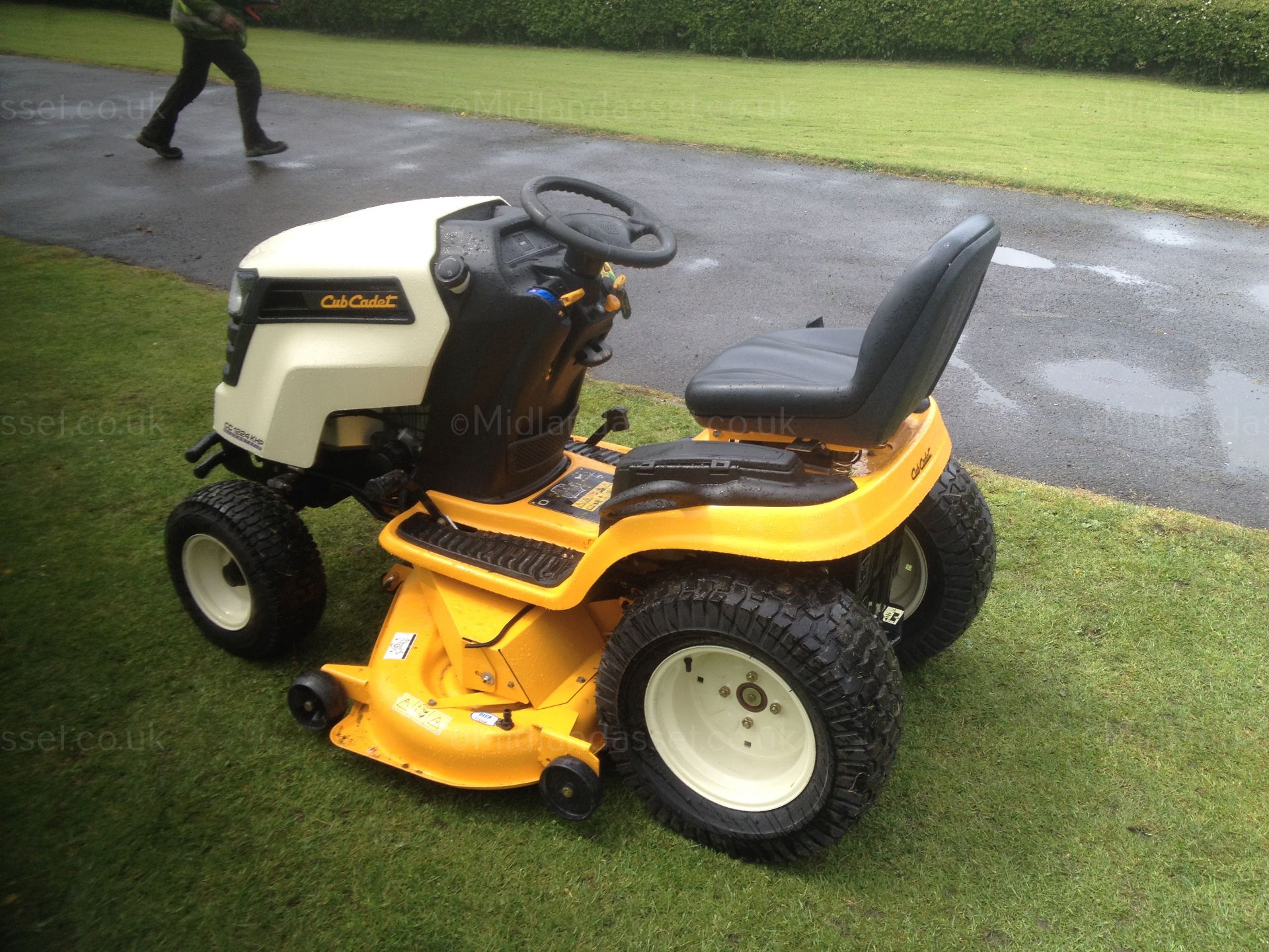 2014 CUB CADET CC1224KHP RIDE ON MOWER - Image 3 of 14