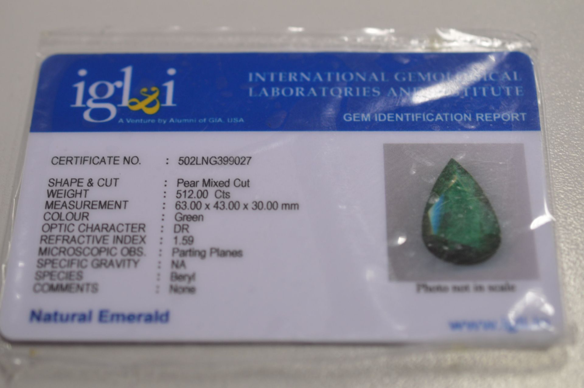 512 CARAT OVAL SHAPED GREEN NATURAL EMERALD - Image 4 of 4