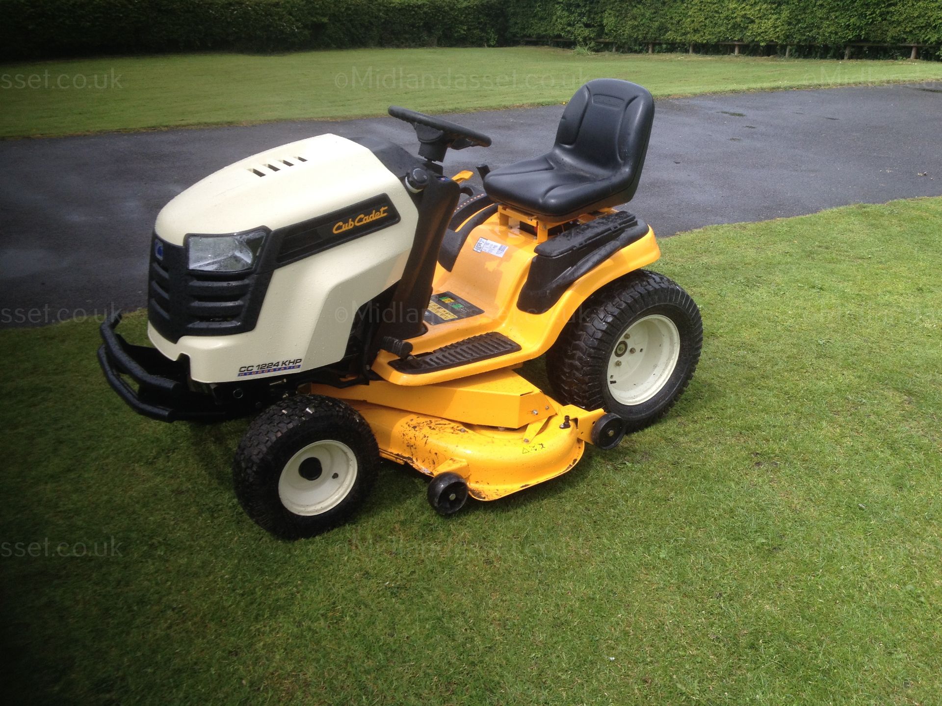 2014 CUB CADET CC1224KHP RIDE ON MOWER - Image 10 of 14