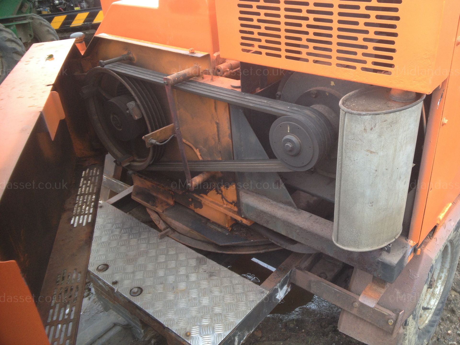 2003 JENSEN A340 DI TOWABLE WOOD CHIPPER - Image 9 of 10