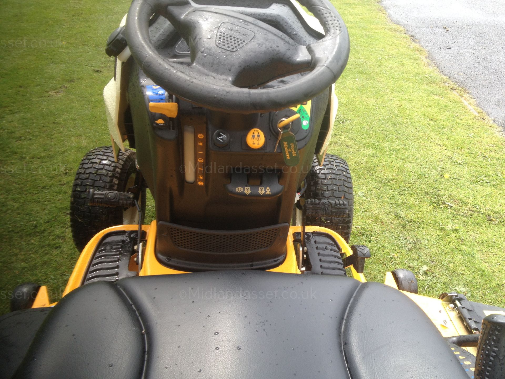 2014 CUB CADET CC1224KHP RIDE ON MOWER - Image 4 of 14