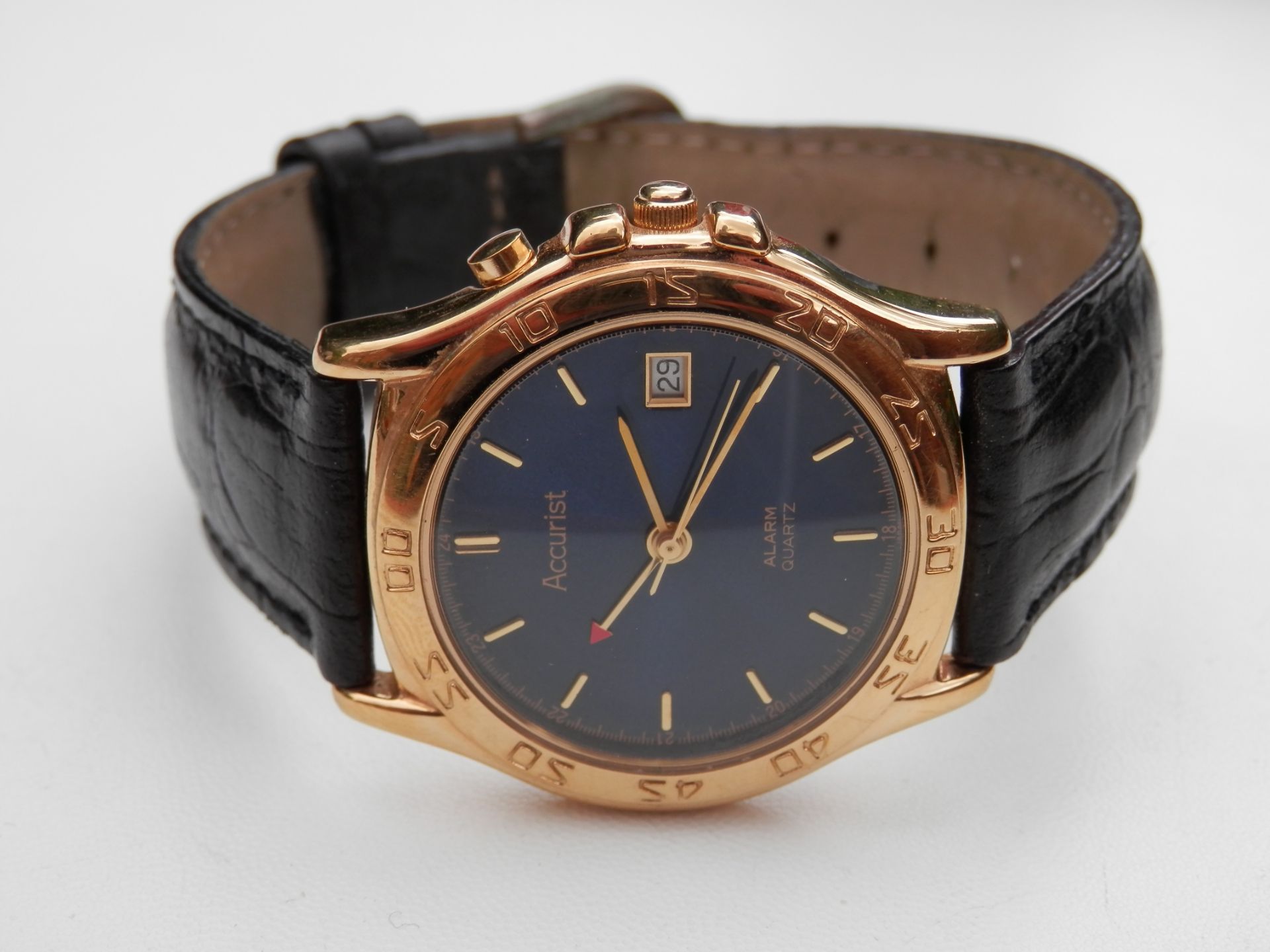 FULLY WORKING 1990S ACCURIST GENTS GOLD PLATED ANALOGUE ALARM QUARTZ WATCH, METALLIC BLUE DIAL. - Image 4 of 8