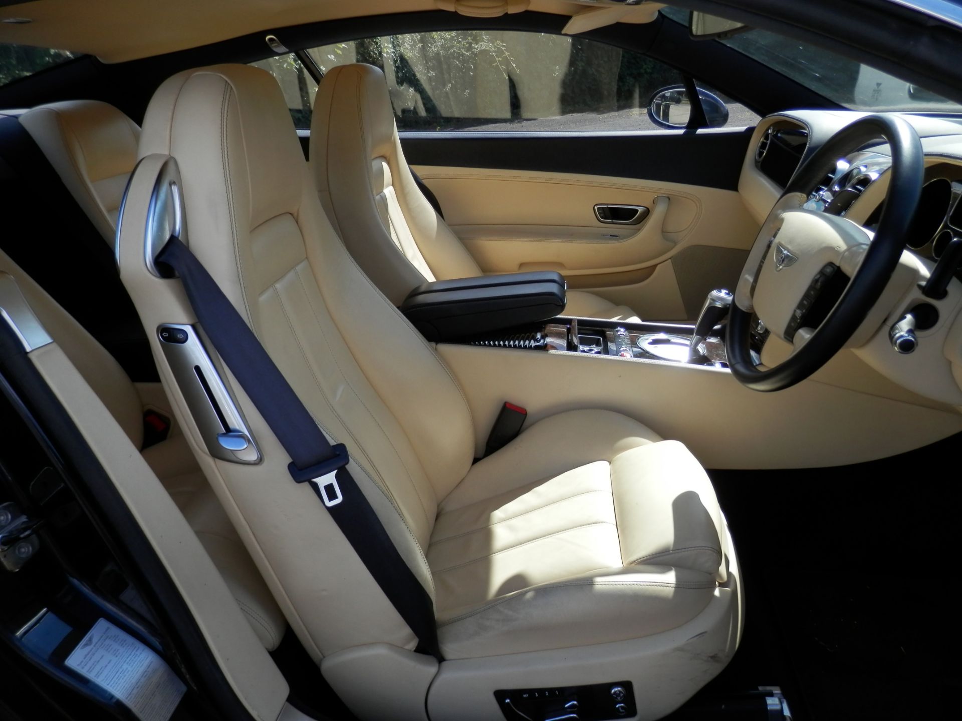 STUNNING 2007 BENTLEY GT CONTINENTAL, 6.0L TWIN TURBO,35K MILES, BLUE, CREAM LEATHER, FULL HISTORY. - Image 13 of 53