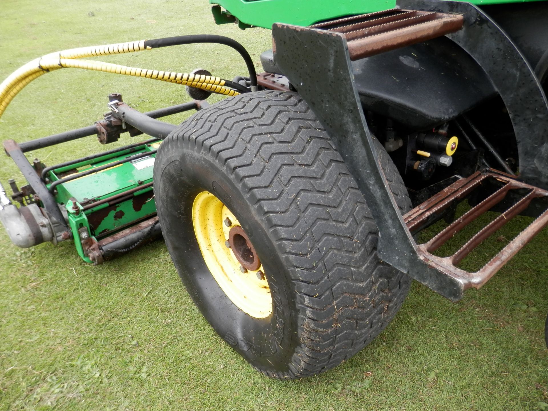 2005 JOHN DEER 3235C WIDE CUT DIESEL RIDE ON MOWER, FULLY WORKING, IDEAL FOR LARGE AREAS & ESTATES - Image 14 of 14