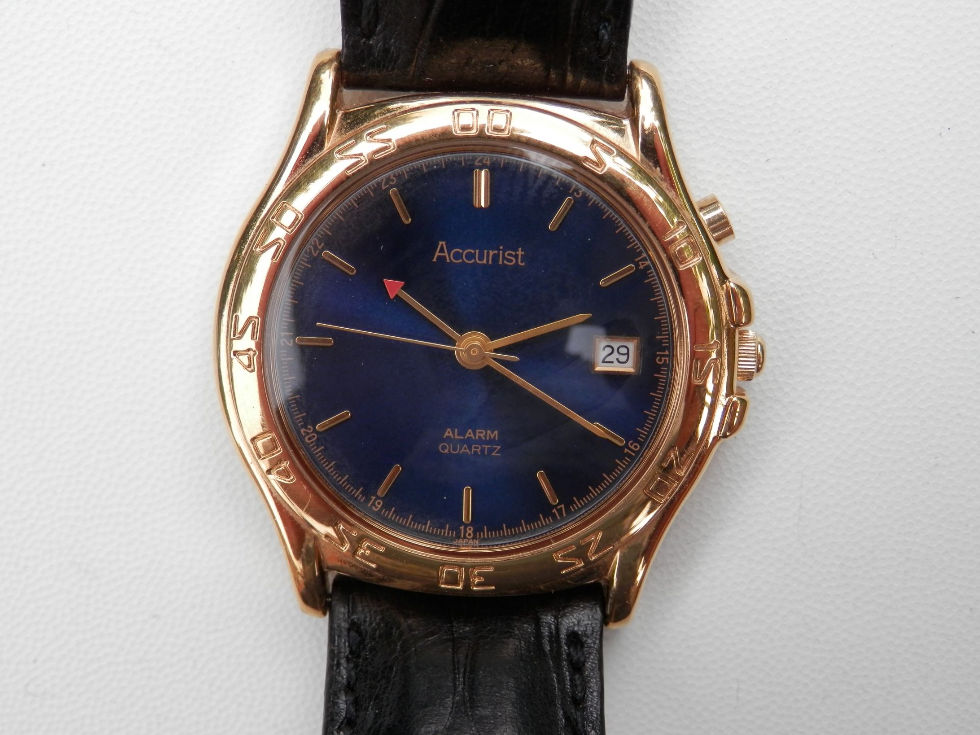 FULLY WORKING 1990S ACCURIST GENTS GOLD PLATED ANALOGUE ALARM QUARTZ WATCH, METALLIC BLUE DIAL. - Image 2 of 8