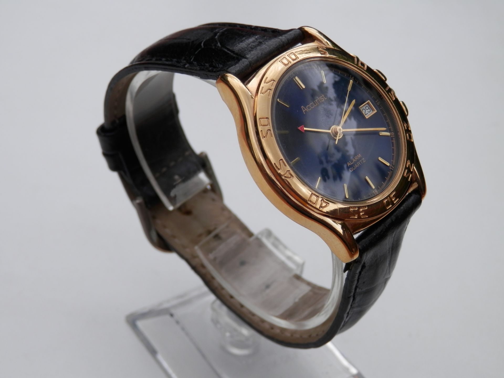 FULLY WORKING 1990S ACCURIST GENTS GOLD PLATED ANALOGUE ALARM QUARTZ WATCH, METALLIC BLUE DIAL. - Image 3 of 8