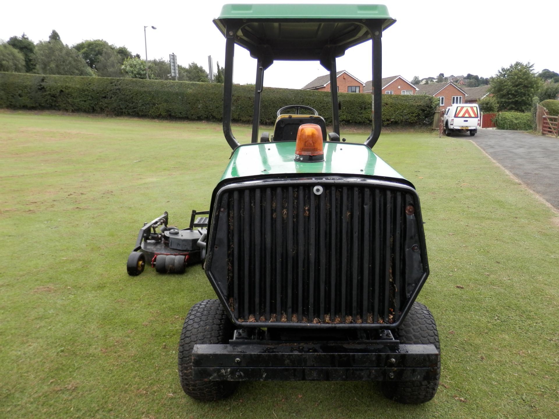 2001 JOHN DEER 1620, MASSIVE 96" CUT, DIESEL RIDE ON MOWER. IDEAL FOR LARGE ESTATES OR SPORTS FIELDS - Image 3 of 12