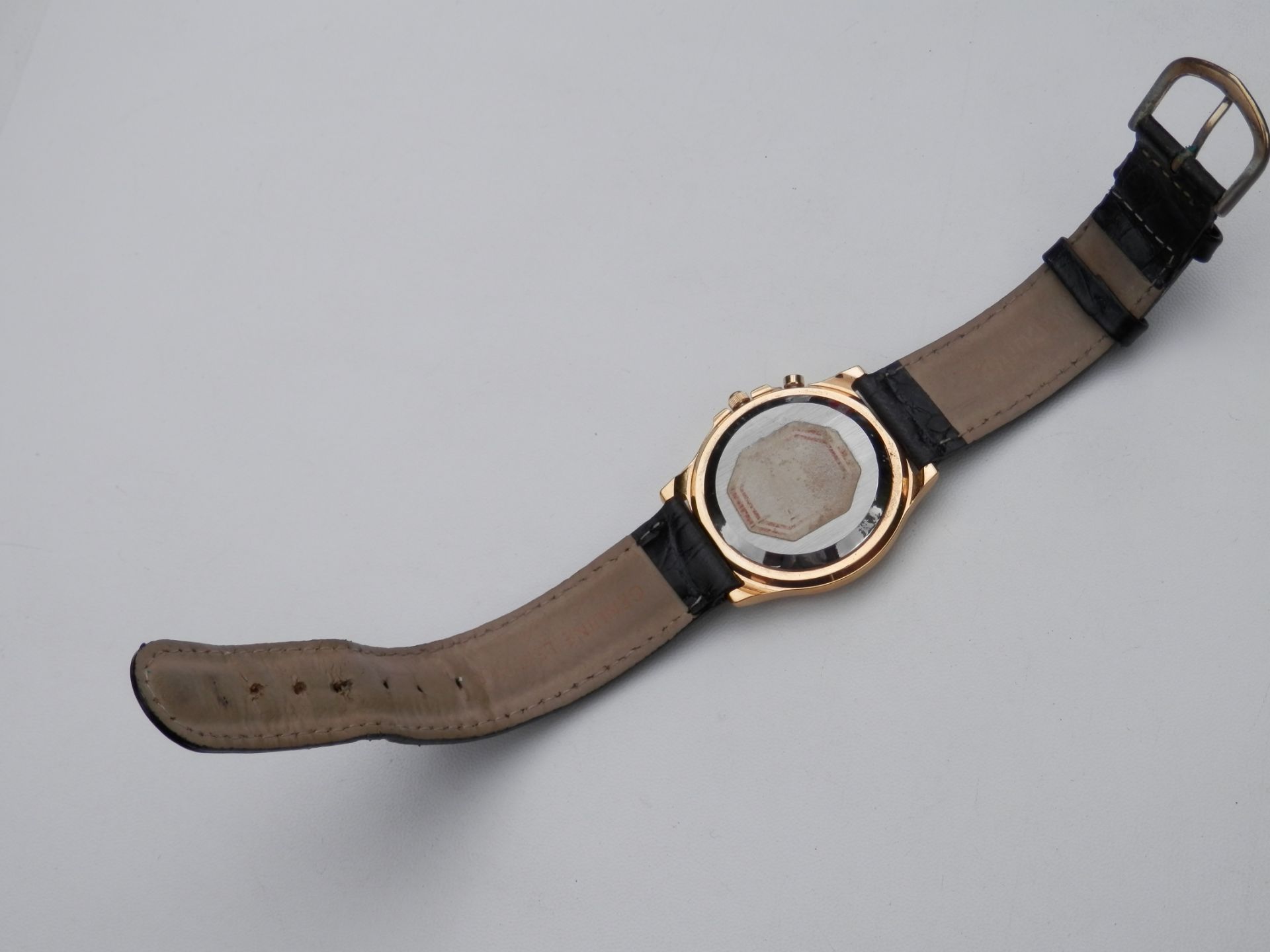 FULLY WORKING 1990S ACCURIST GENTS GOLD PLATED ANALOGUE ALARM QUARTZ WATCH, METALLIC BLUE DIAL. - Image 6 of 8