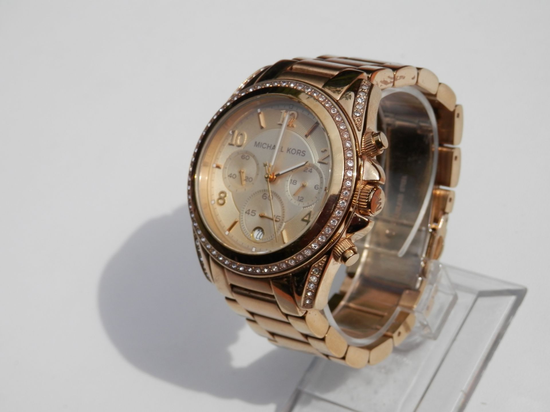 RRP £240. SUPERB LADIES MICHAEL KORS FULL STAINLESS GOLD PLATED DIAMANTE ENCRUSTED CHRONO DATE WATCH - Image 3 of 16