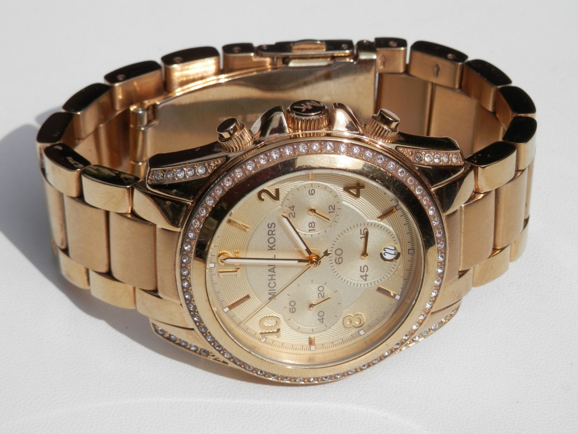 RRP £240. SUPERB LADIES MICHAEL KORS FULL STAINLESS GOLD PLATED DIAMANTE ENCRUSTED CHRONO DATE WATCH - Image 5 of 16