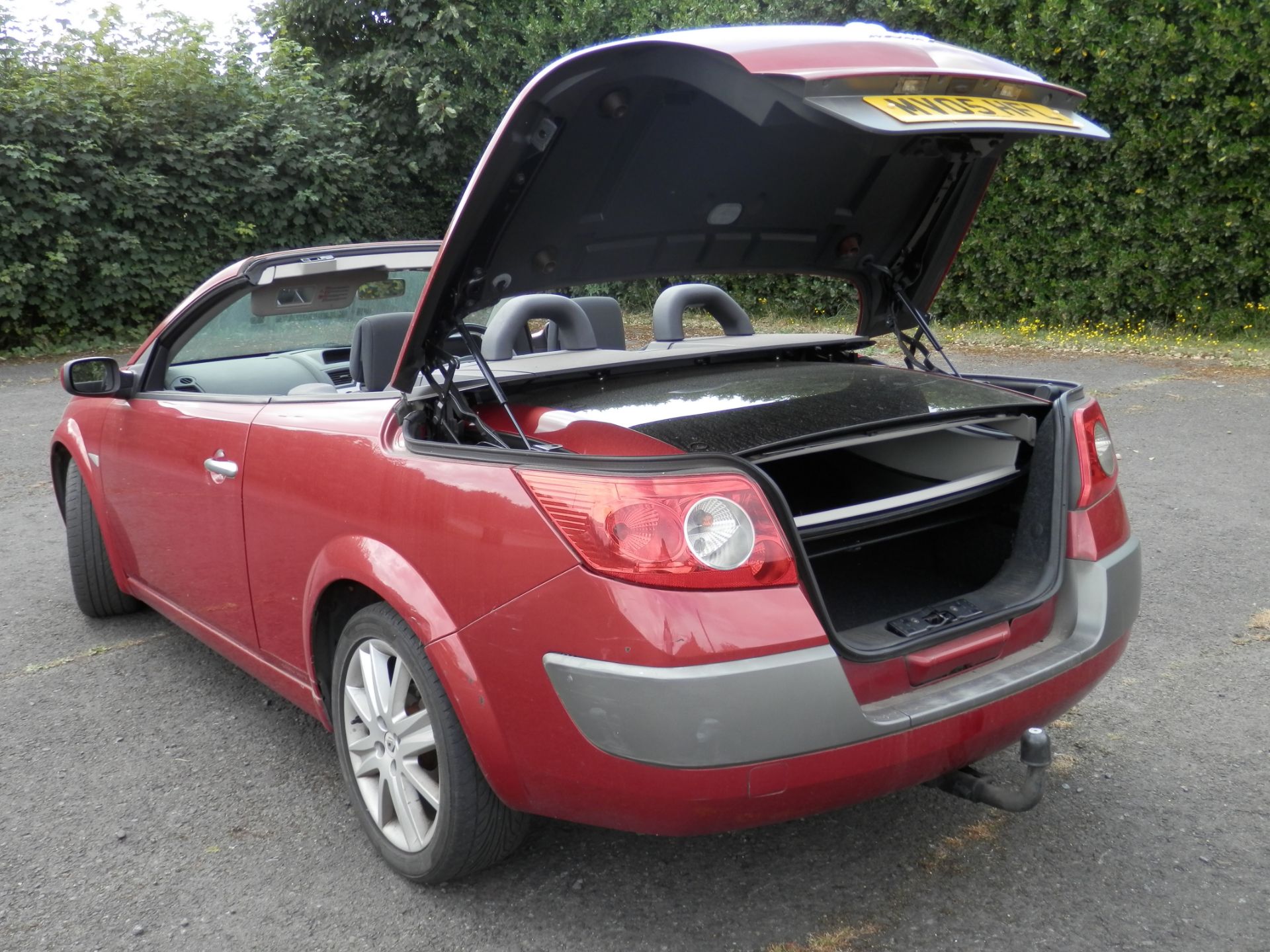 2005/05 RENAULT MEGANE 1.9 DCI DIESEL KARMAN CONVERTIBLE, WORKING ELECTRIC ROOF, 72K MILES LONG MOT - Image 4 of 27