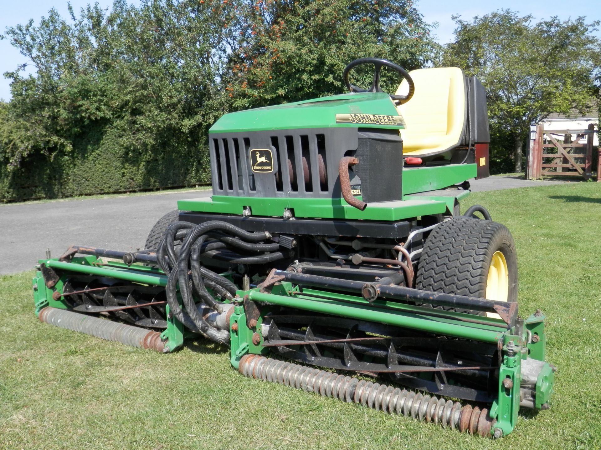 1996 JOHN DEERE 2653A RIDE ON GANG MOWER,CHECKED & WORKING. WIDE CUT, IDEAL FOR ESTATES/GOLF COURSES - Image 11 of 11
