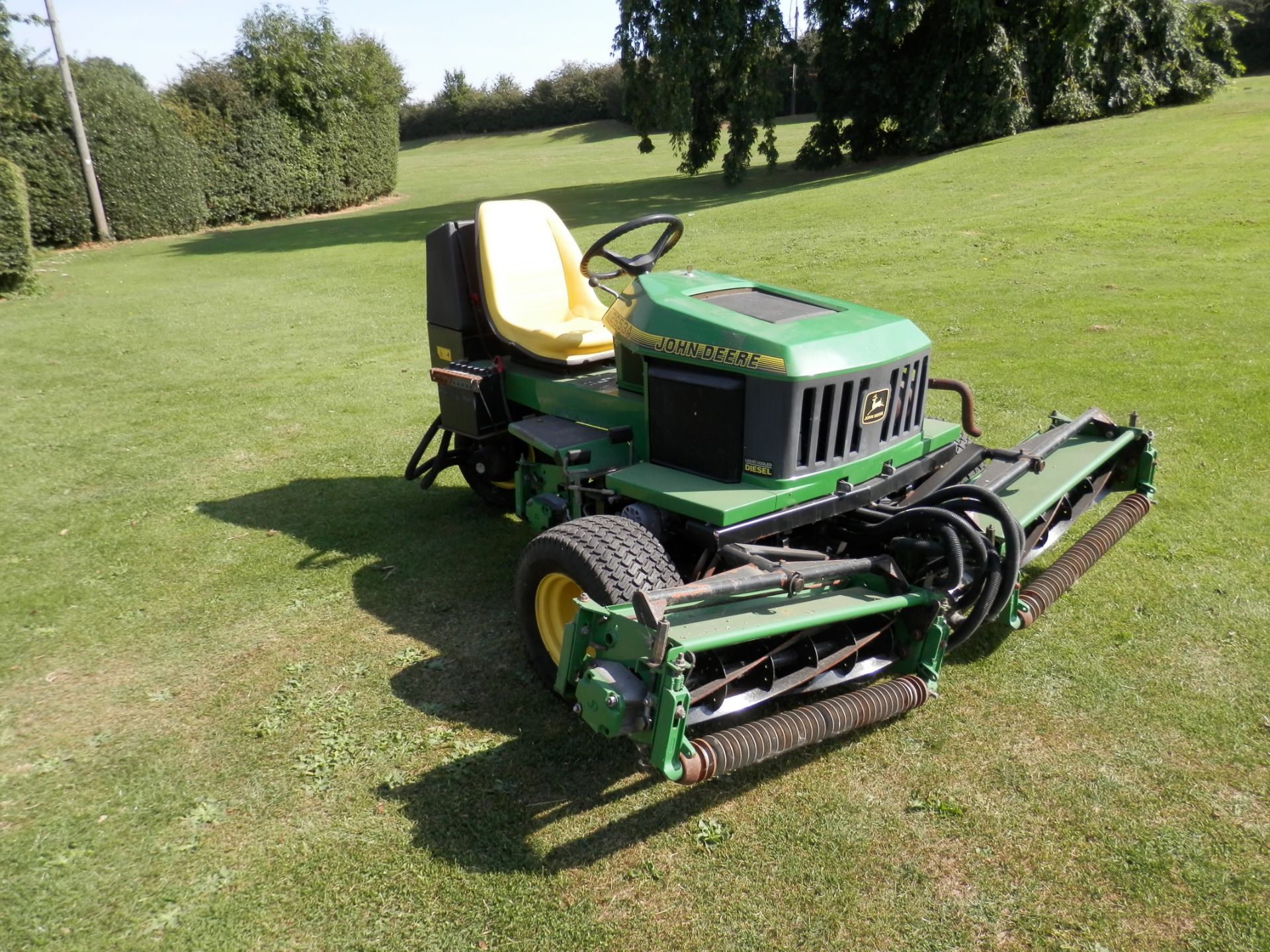 1996 JOHN DEERE 2653A RIDE ON GANG MOWER,CHECKED & WORKING. WIDE CUT, IDEAL FOR ESTATES/GOLF COURSES - Image 6 of 11
