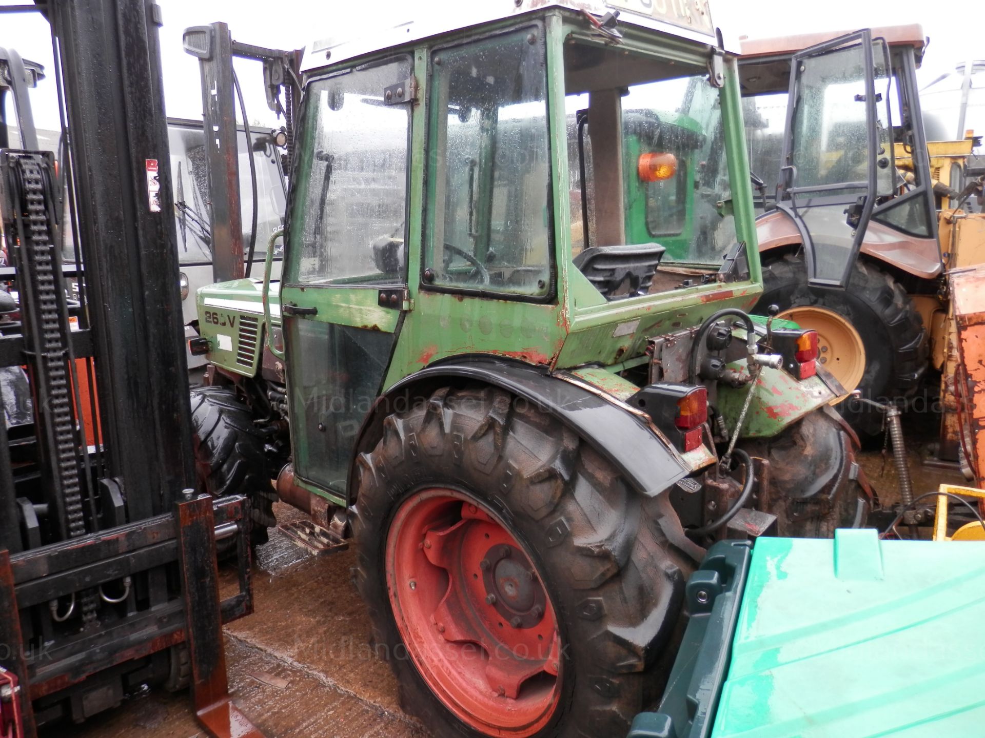 1992/J REG FENDT 260V TRACTOR