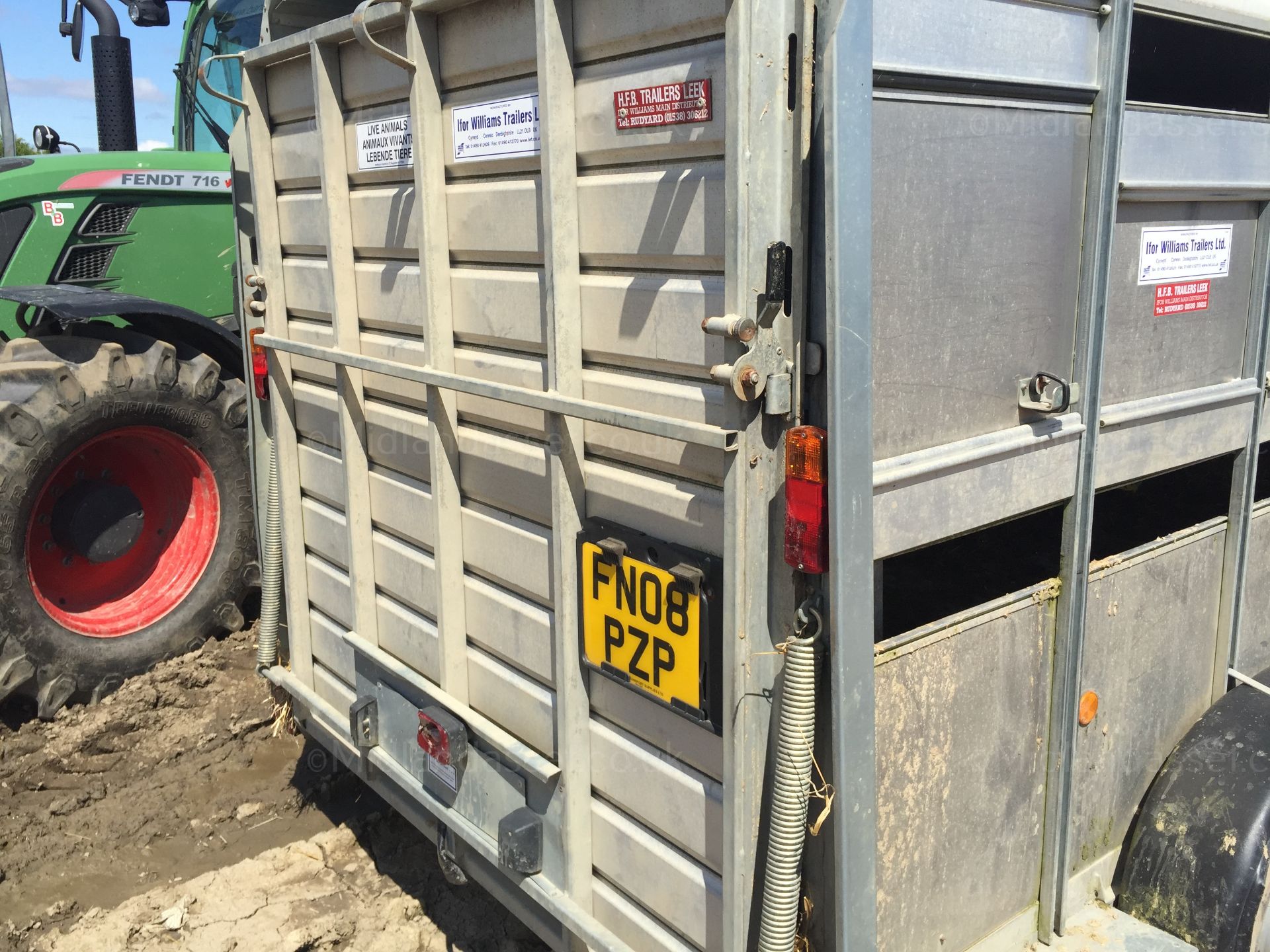 2013 IFOR WILLIAMS TRI AXLE CATTLE TRAILER - Image 14 of 14