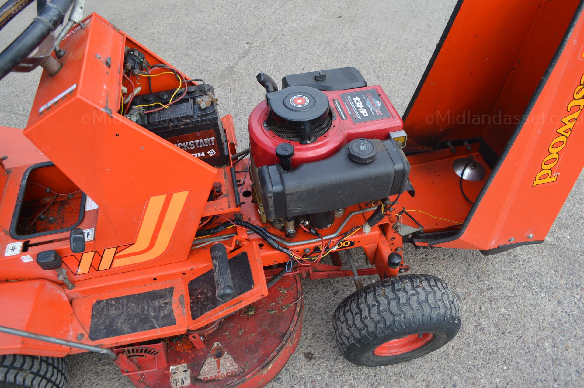 WESTWOOD T1200 RIDE ON MOWER - Image 9 of 12