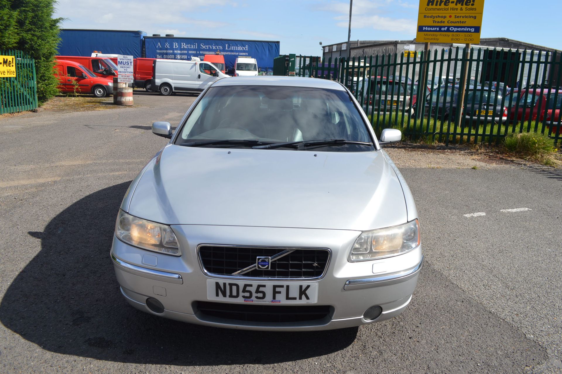 2005/55 REG VOLVO S60 SE DIESEL 185 E4 - AIR CON, HEATED SEATS, ALL THE EXTRAS *NO VAT* - Image 2 of 30
