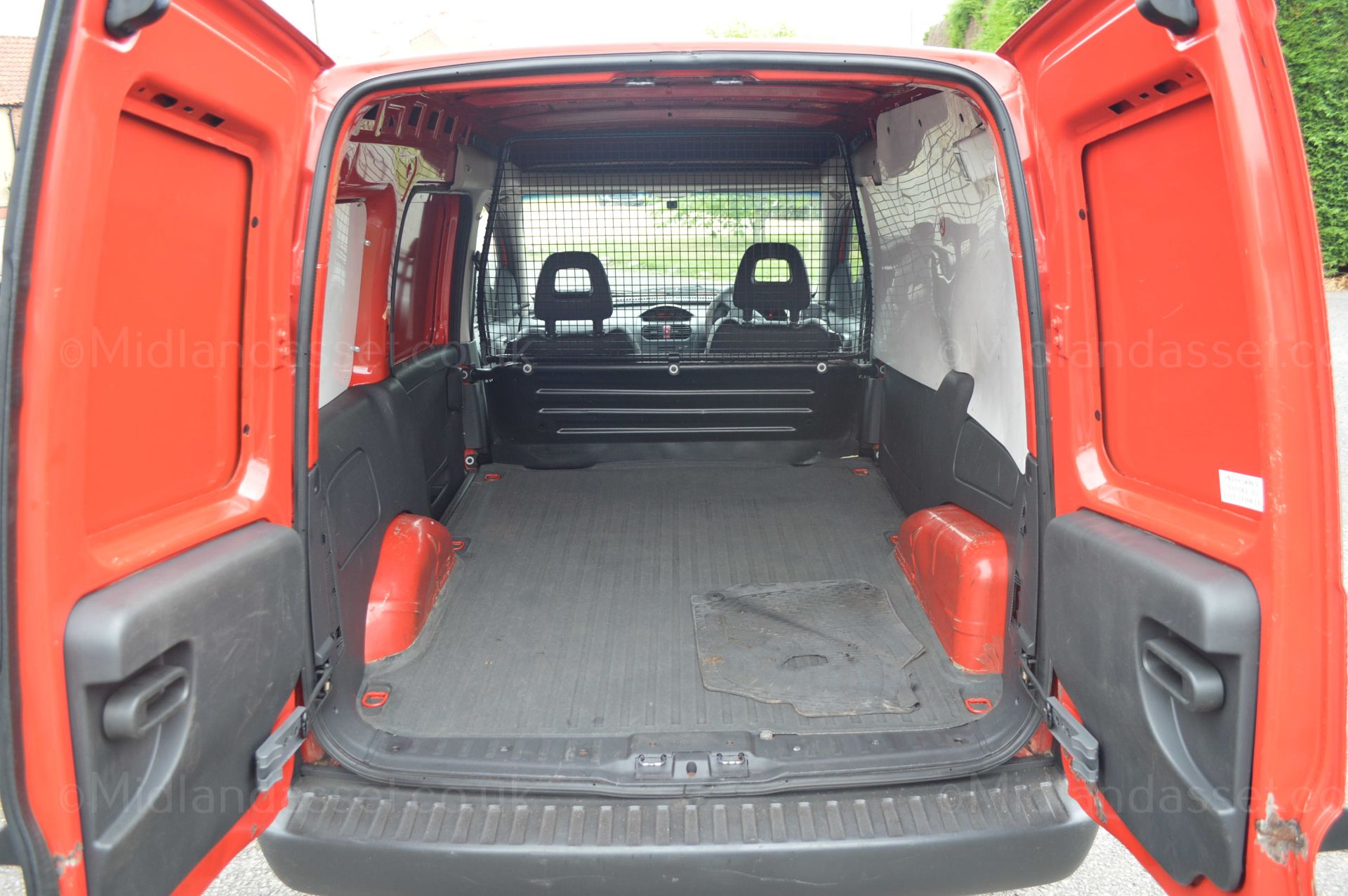 T - 2008/08 REG VAUXHALL COMBO 1700 CDTI CAR DERIVED VAN ONE OWNER - ROYAL MAIL *NO VAT* - Image 7 of 17