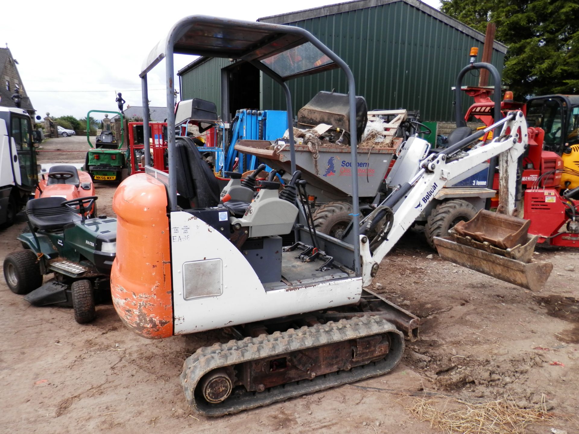 2009 BOBCAT 323K TRACKED DIGGER, INCLUDING THE 3 X BUCKETS PICTURED. - Image 10 of 10