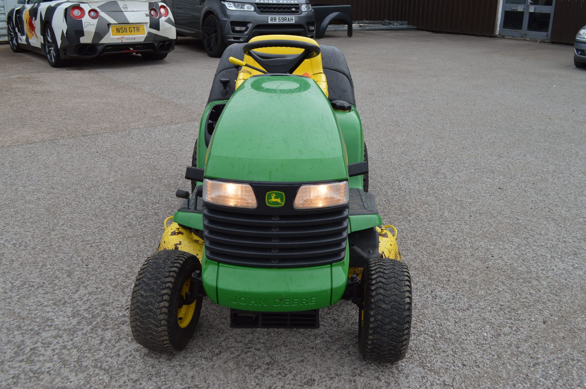 2002 JOHN DEERE HYDRO-STATIC RIDE-ON LAWN MOWER *NO VAT* - Image 2 of 18