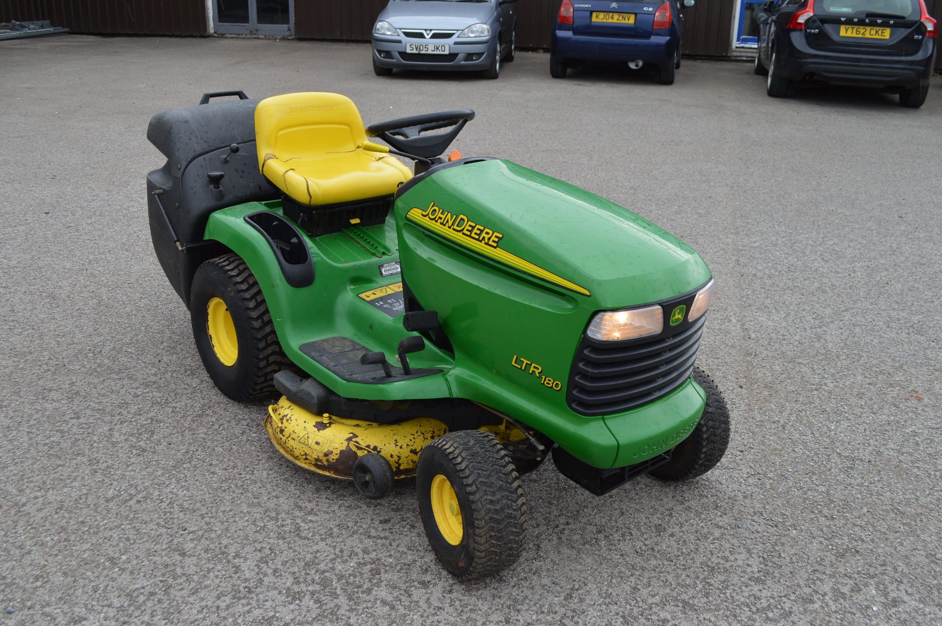 2002 JOHN DEERE HYDRO-STATIC RIDE-ON LAWN MOWER *NO VAT*