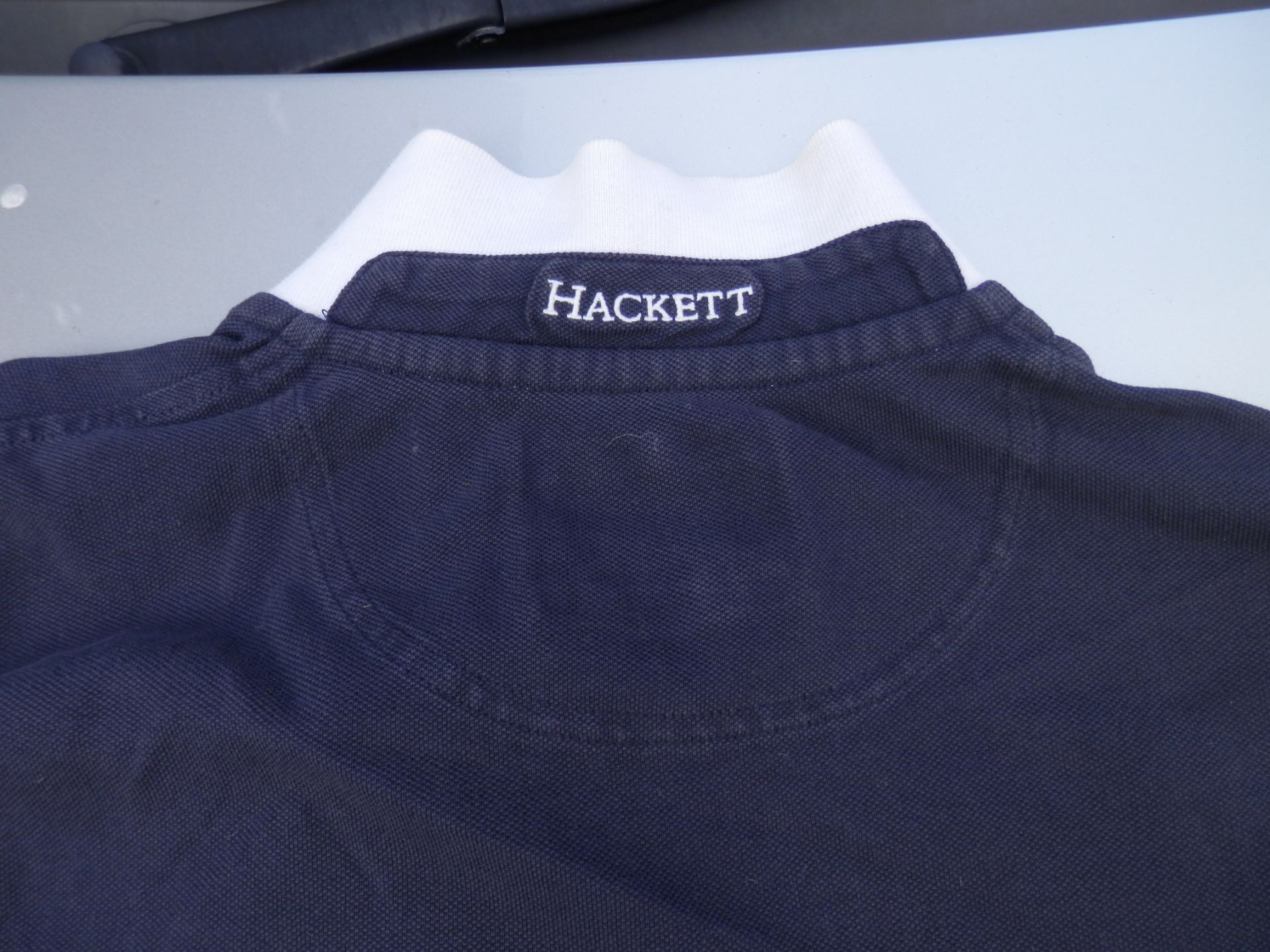GENTS USED HACKETT POLO SHIRT IN XL, BLUE & WHITE, NO1. USED CONDITION. - Image 5 of 6