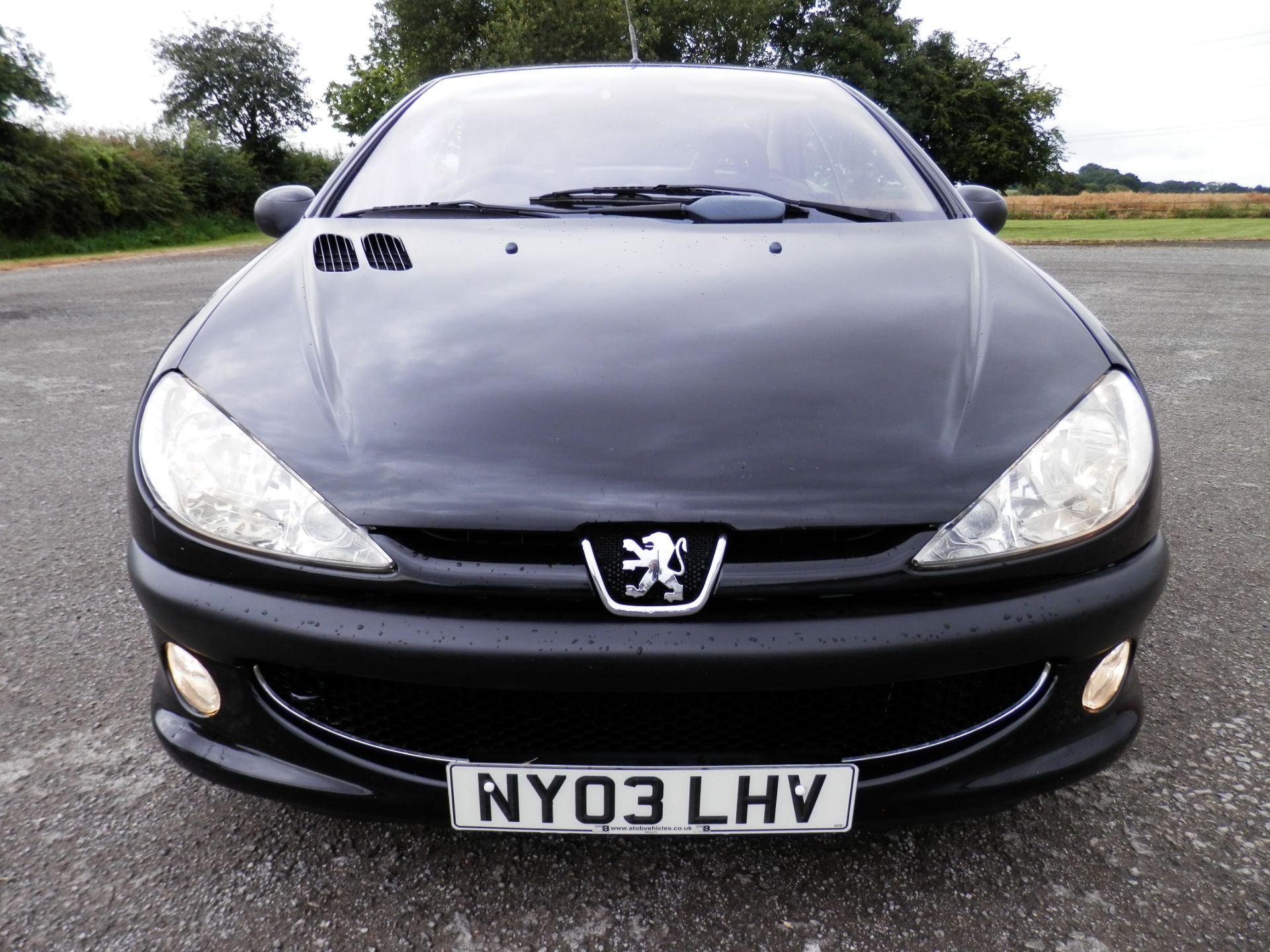 2007/07 PEUGEOT 207 COUPE CABRIOLET - 1.6 16V GT THP 2dr, WITH 2 TONE BLACK & RED LEATHER INTERIOR. - Image 2 of 23