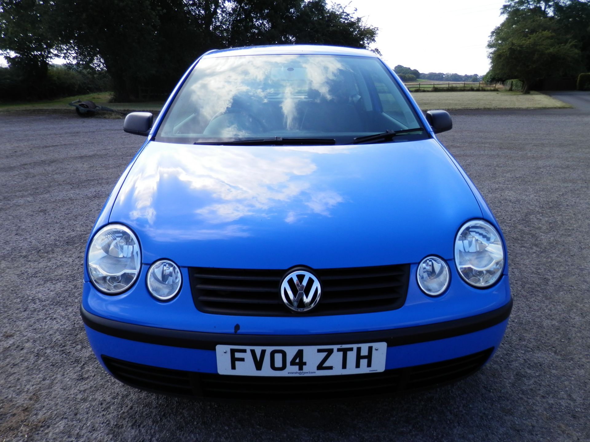 2004/04 PLATE VOLKSWAGEN POLO 1.2 S 3 DOOR, AIR CON,POWER STEERING, 108K MILES, MOT NOVEMBER 2016. - Image 2 of 26