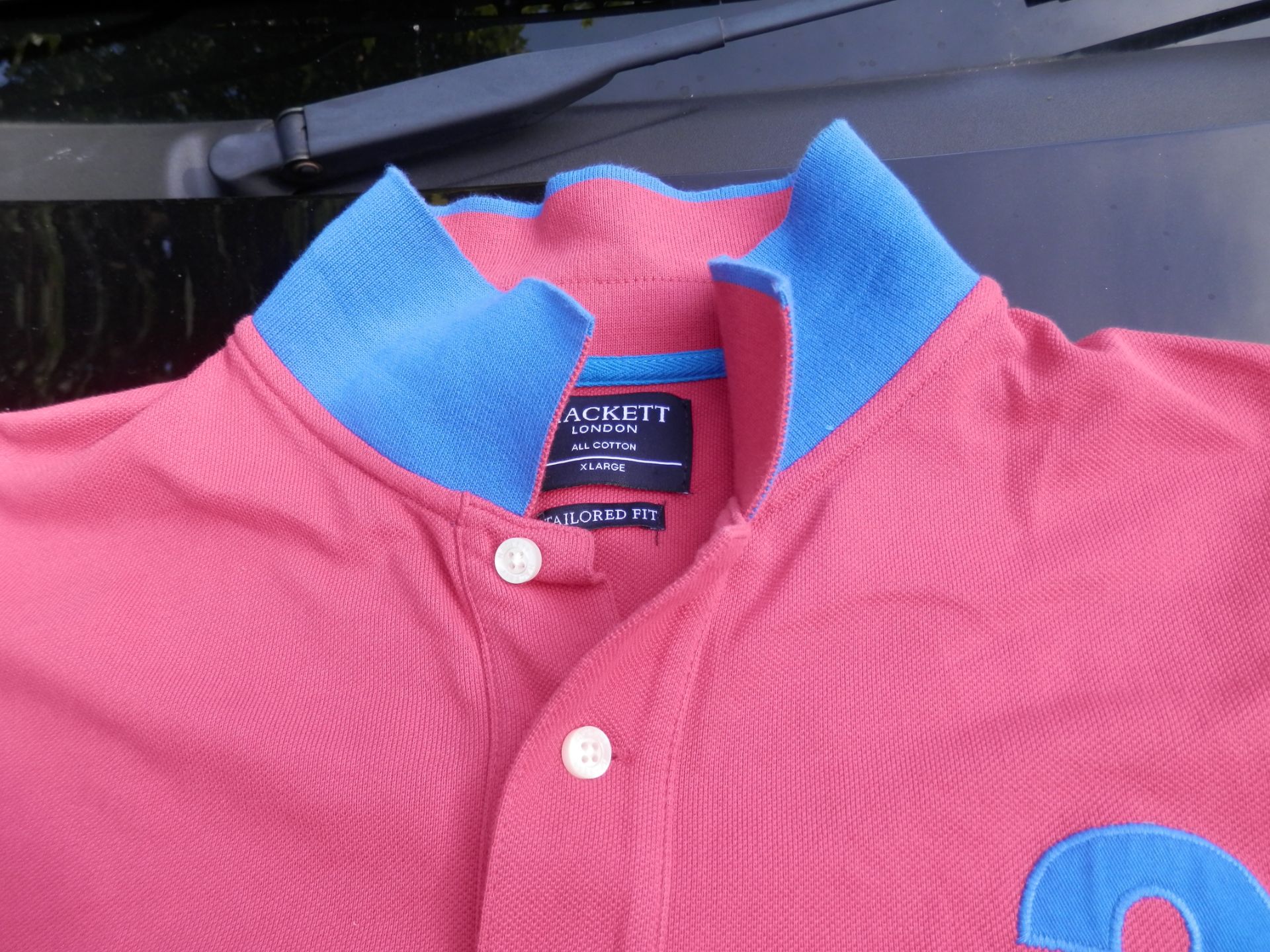 GENTS USED HACKETT POLO SHIRT IN XL, GOOD USED CONDITION. - Image 2 of 8