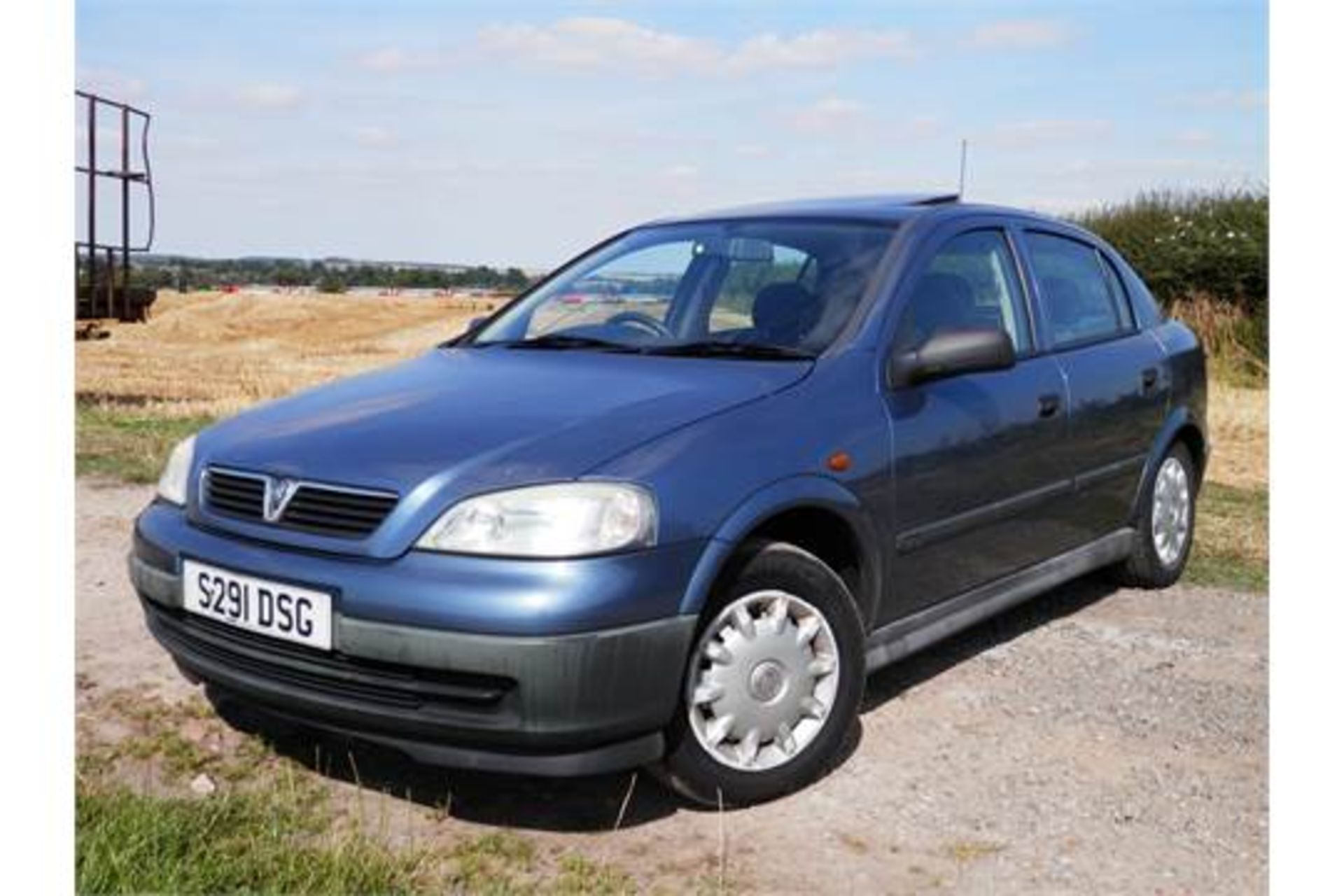 1998/S REG VAUXHALL ASTRA 1.6 LS 16 VALVE IN BLUE. 79K MILES VERIFIED. MOT 04 MARCH 2017. HPI CLEAR