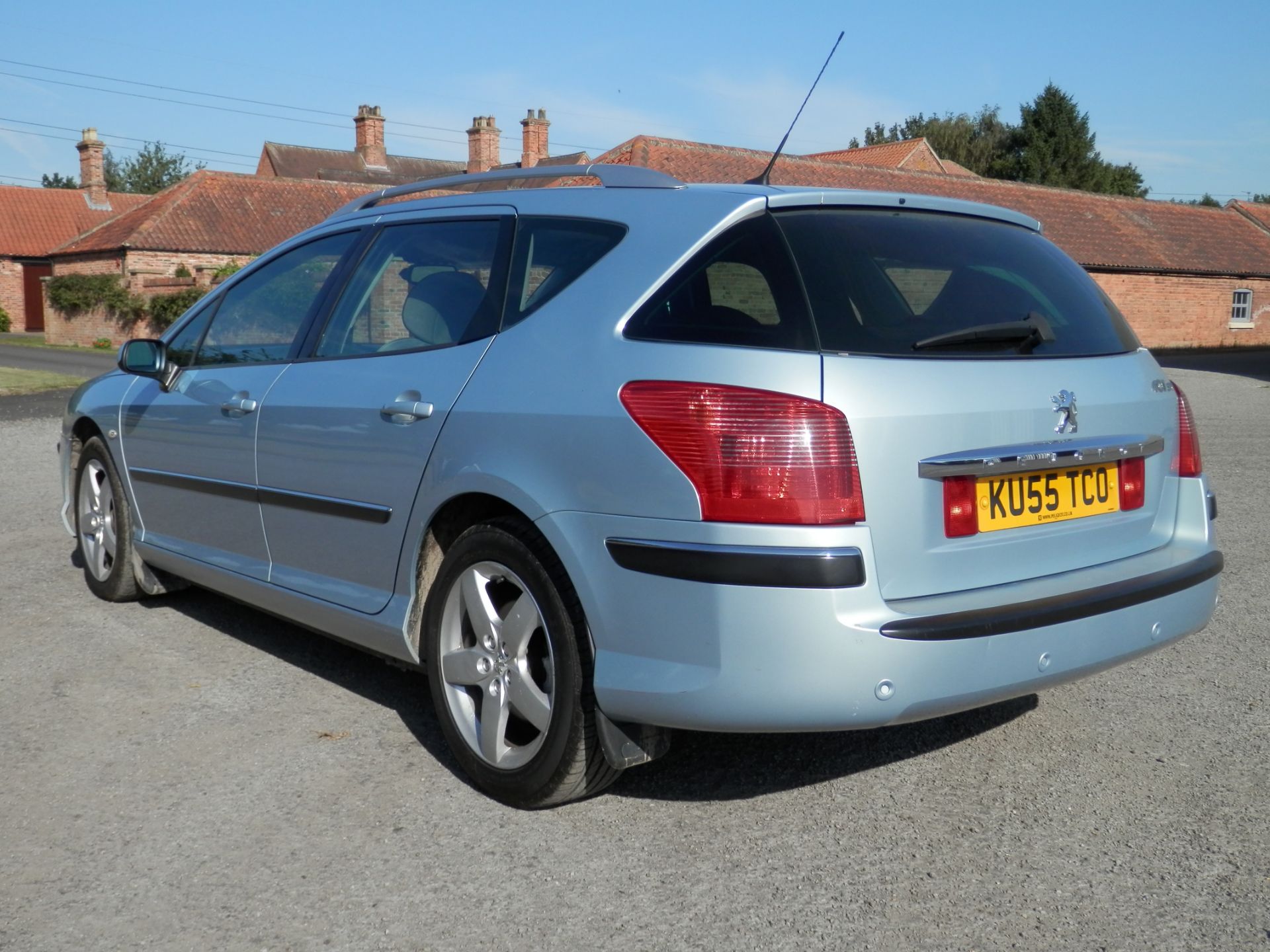 2005/55 PLATE PEUGEOT 407 SW DIESEL ESTATE,PAN ROOF. ICE BLUE METALLIC, 100K MILES, MOT DUE NOV 2016 - Image 4 of 30