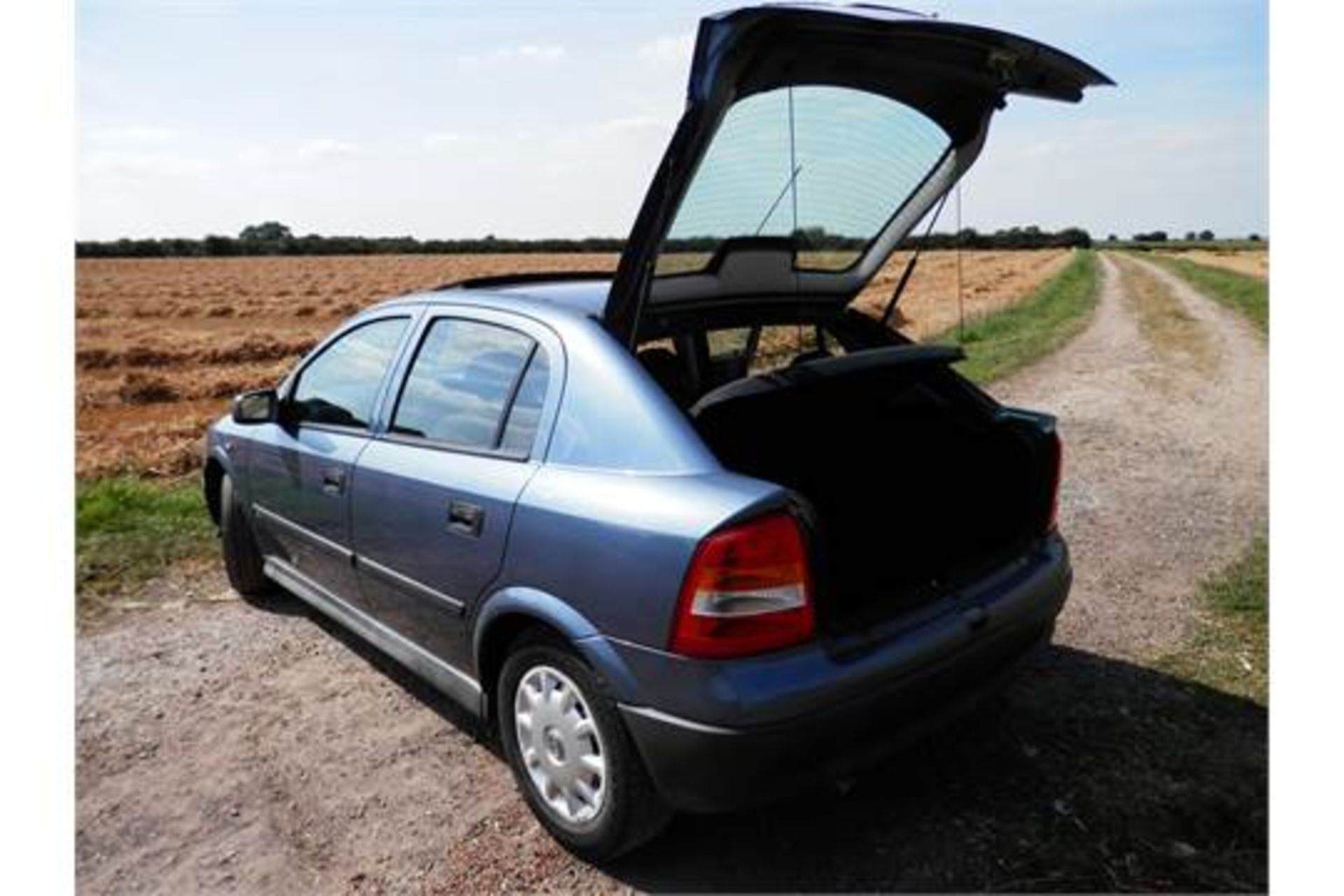 1998/S REG VAUXHALL ASTRA 1.6 LS 16 VALVE IN BLUE. 79K MILES VERIFIED. MOT 04 MARCH 2017. HPI CLEAR - Image 7 of 21