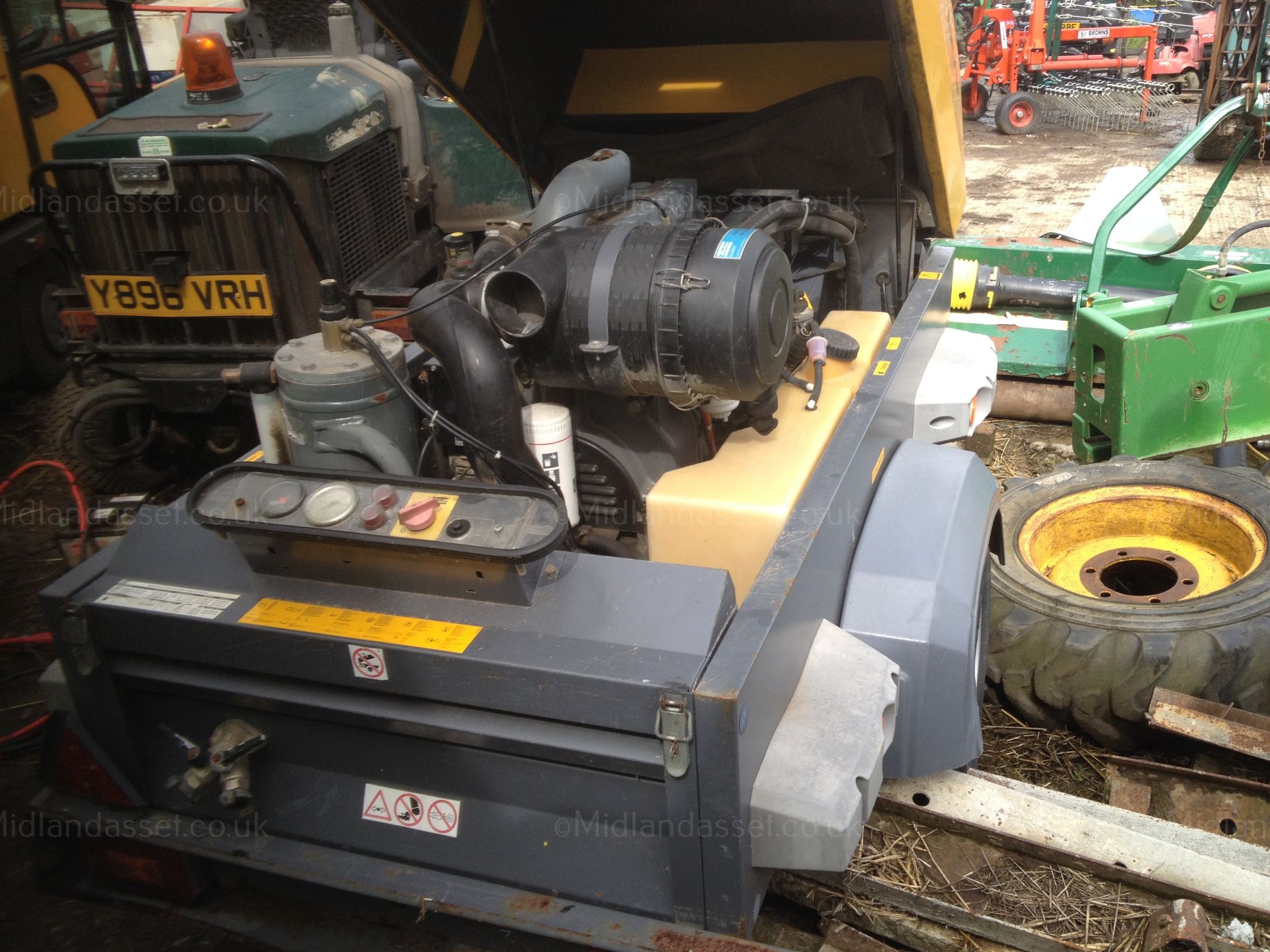 ATLAS COPCO XAS 67 DIESEL COMPRESSOR - Image 2 of 11