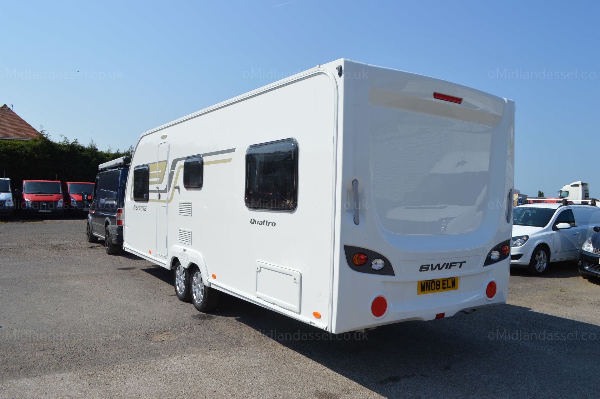 2014 SWIFT SPRITE QUATTRO FB 6 BERTH CARAVAN *NO VAT* - Image 3 of 19