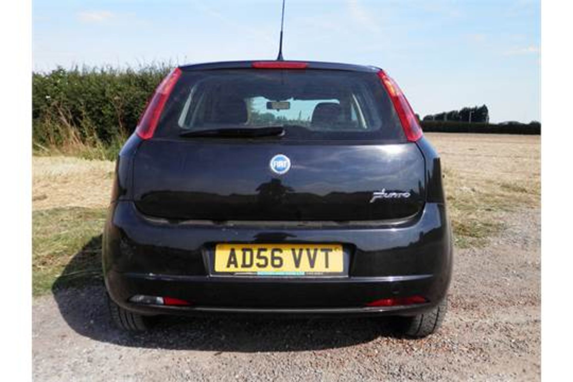 2007/56 PLATE FIAT PUNTO GRANDE 1.2 ACTIVE, LONG MOT, LOTS OF MILES BUT CHEAP & DRIVES. - Image 3 of 10