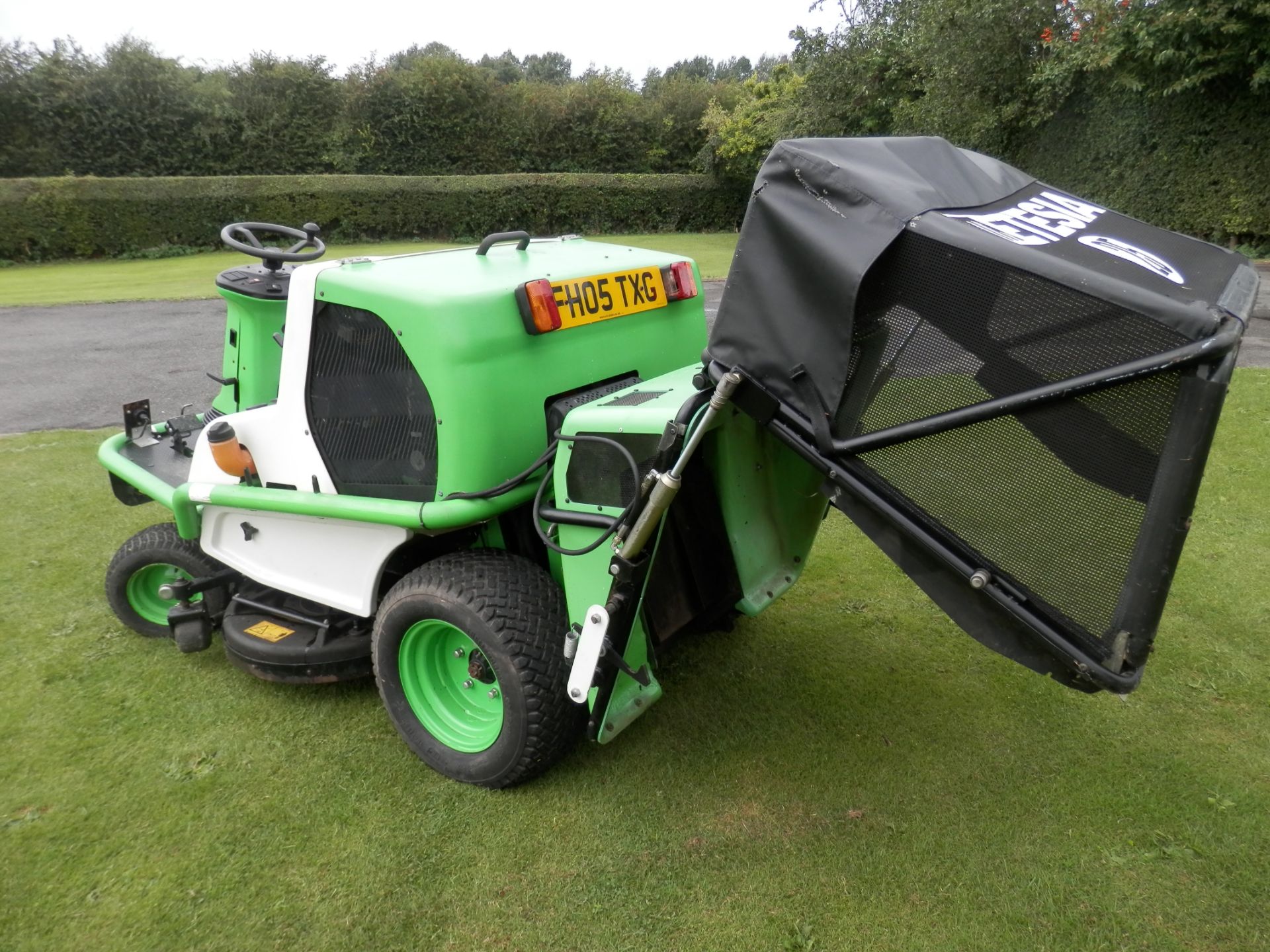 2005 ETESIA 25 ROTARY RIDE ON MOWER WITH HYDRAULIC HOPPER/TIPPER. FUCHS DIESEL ENGINE.