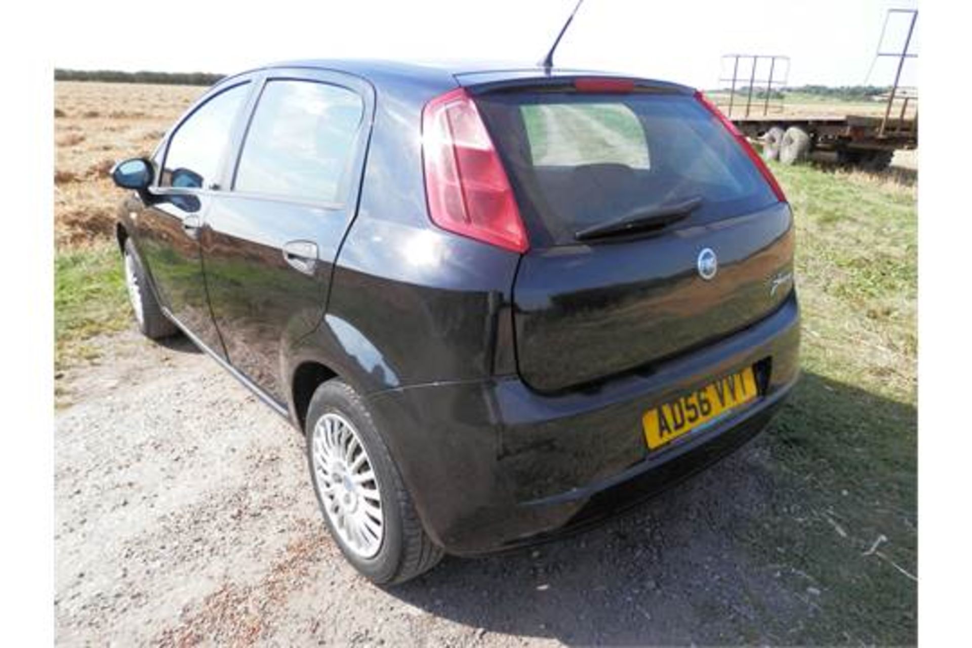 2007/56 PLATE FIAT PUNTO GRANDE 1.2 ACTIVE, LONG MOT, LOTS OF MILES BUT CHEAP & DRIVES. - Image 5 of 10