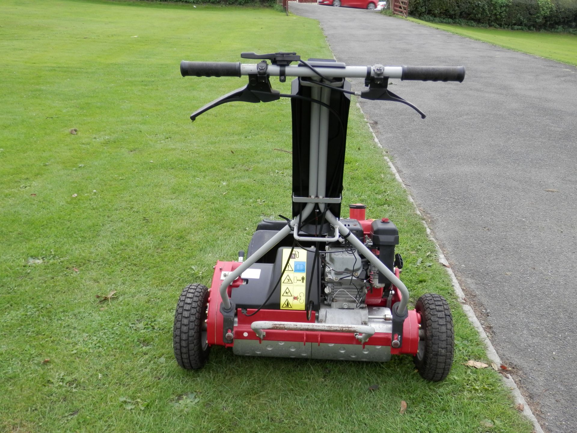 BARONESS LM56 WALK BEHIND GREENS CYLINDER MOWER, 4.5 BHP SUBARU ENGINE. ALL WORKING. - Image 5 of 11