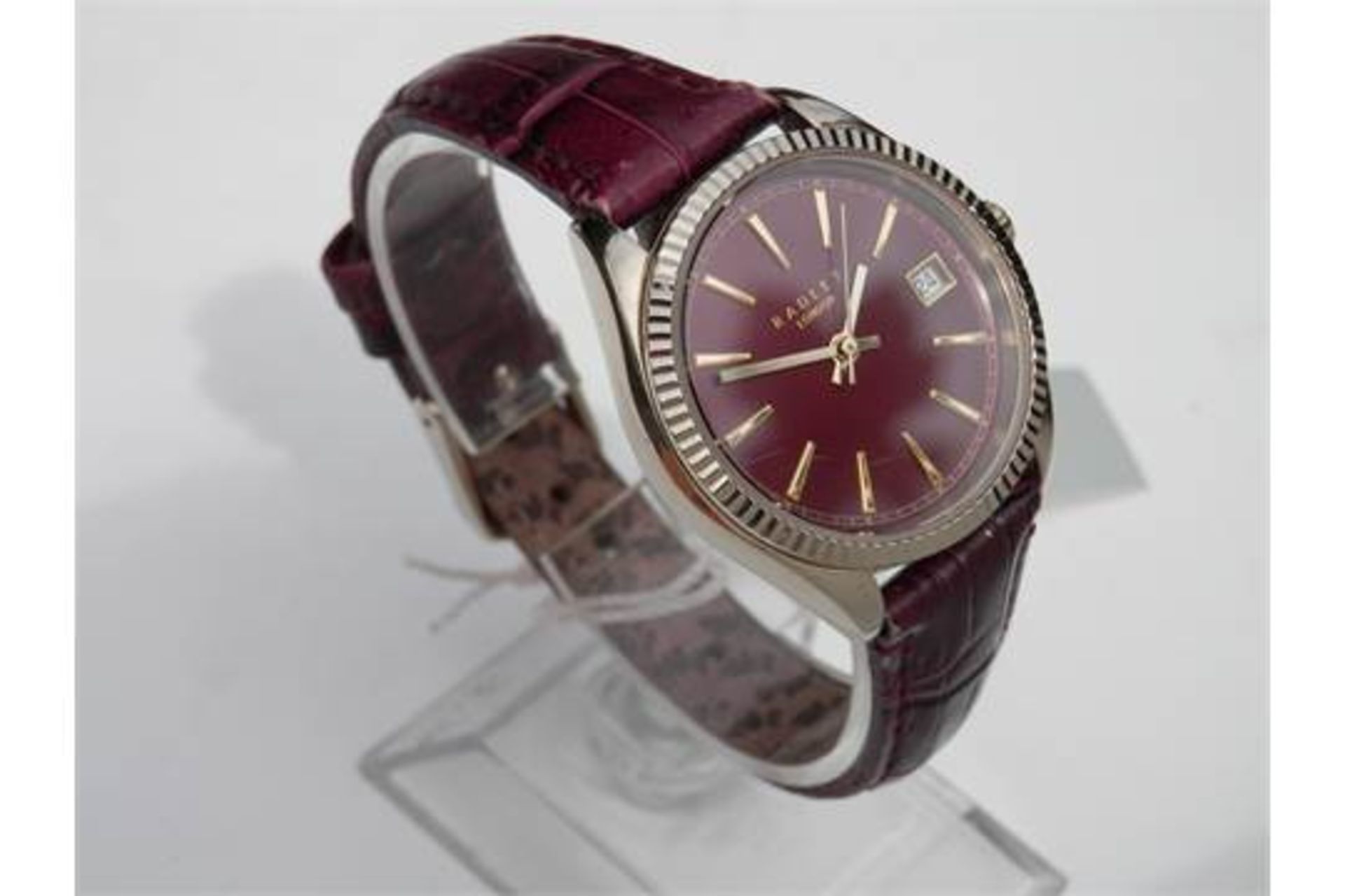 RRP £125, BEAUTIFUL LADIES 100% GENUINE RADLEY RY2258 CRIMSON DIAL GOLD PLATED QUARTZ DATE WATCH.