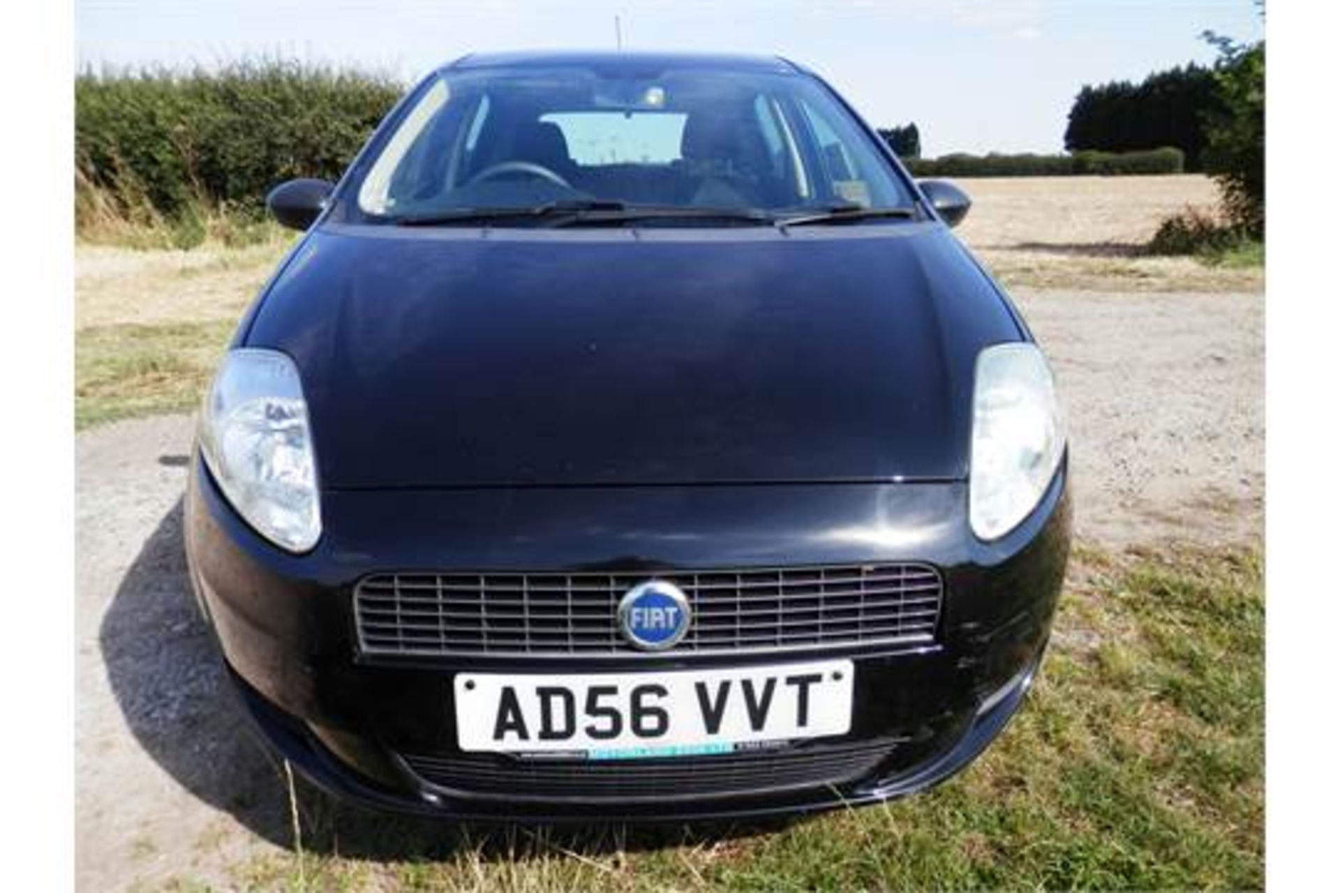 2007/56 PLATE FIAT PUNTO GRANDE 1.2 ACTIVE, LONG MOT, LOTS OF MILES BUT CHEAP & DRIVES. - Image 2 of 10