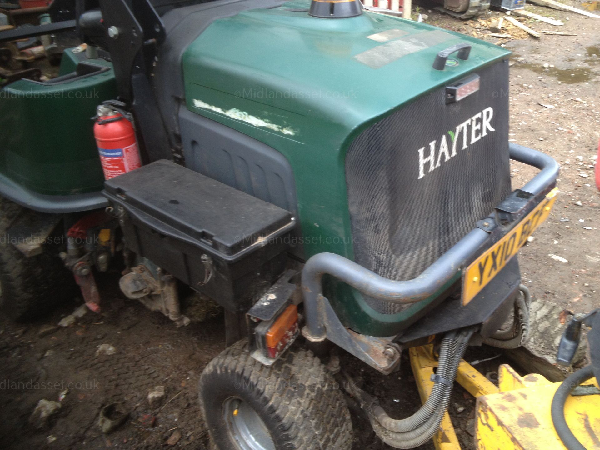 2010 HAYTER LT324 DIESEL 3 GANG MOWER - Image 2 of 7