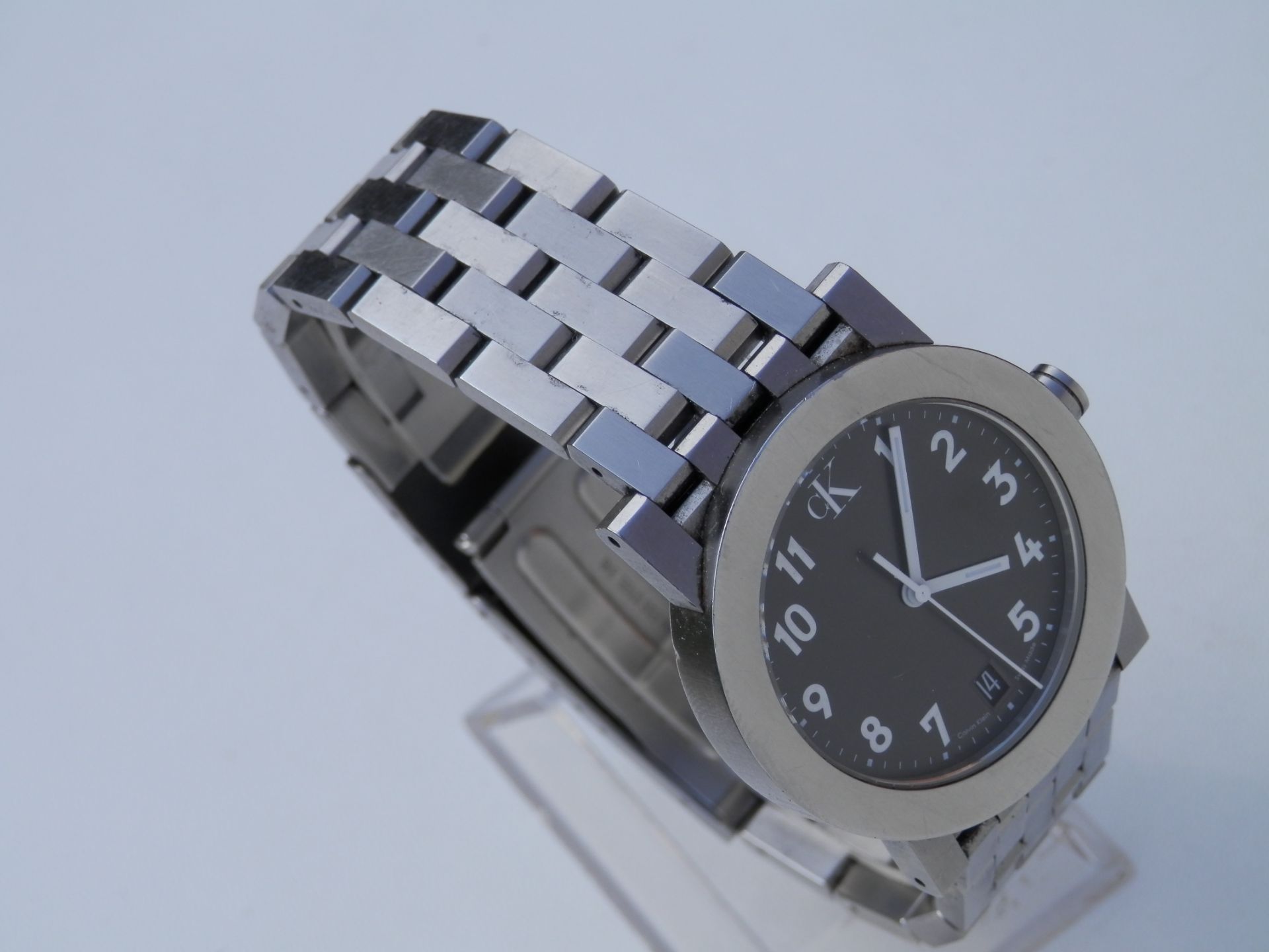 SUPERB SWISS GENTS 100% GENUINE CALVIN KLEIN K8111 FULL STAINLESS WATCH WITH MILITARY LOOK DIAL, - Image 5 of 12