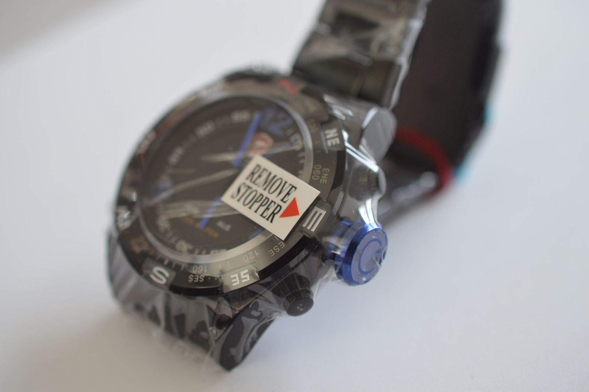 BRAND NEW IN BOX MENS SHARK SPORTS WRIST WATCH - IN GOOD WORKING ORDER *NO VAT* - Image 3 of 8